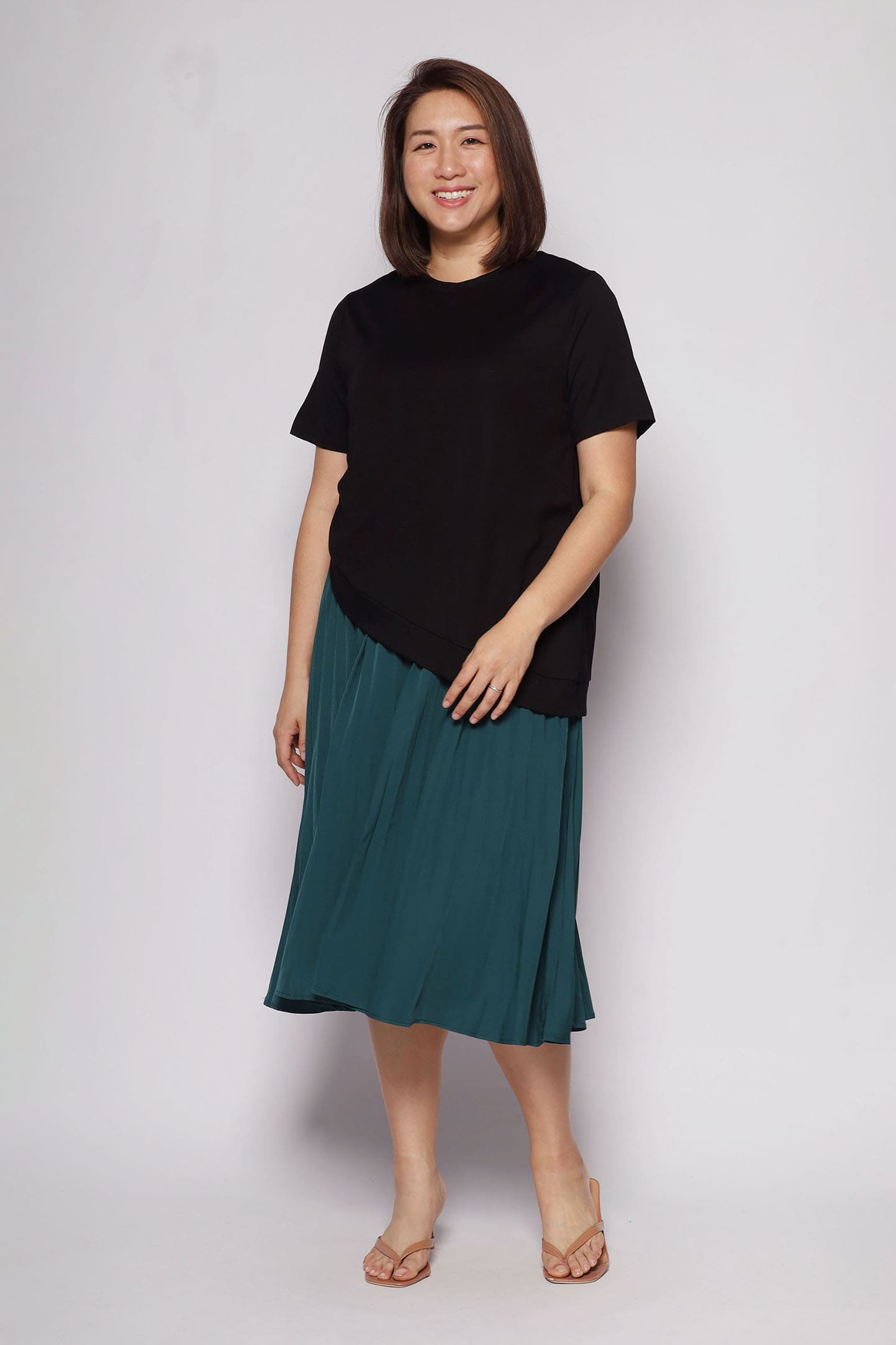 Backorders Hui Pleated Dress in Black Green