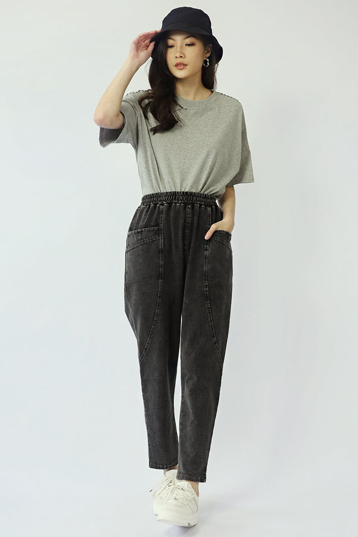 Tove Jeans in Faded Black