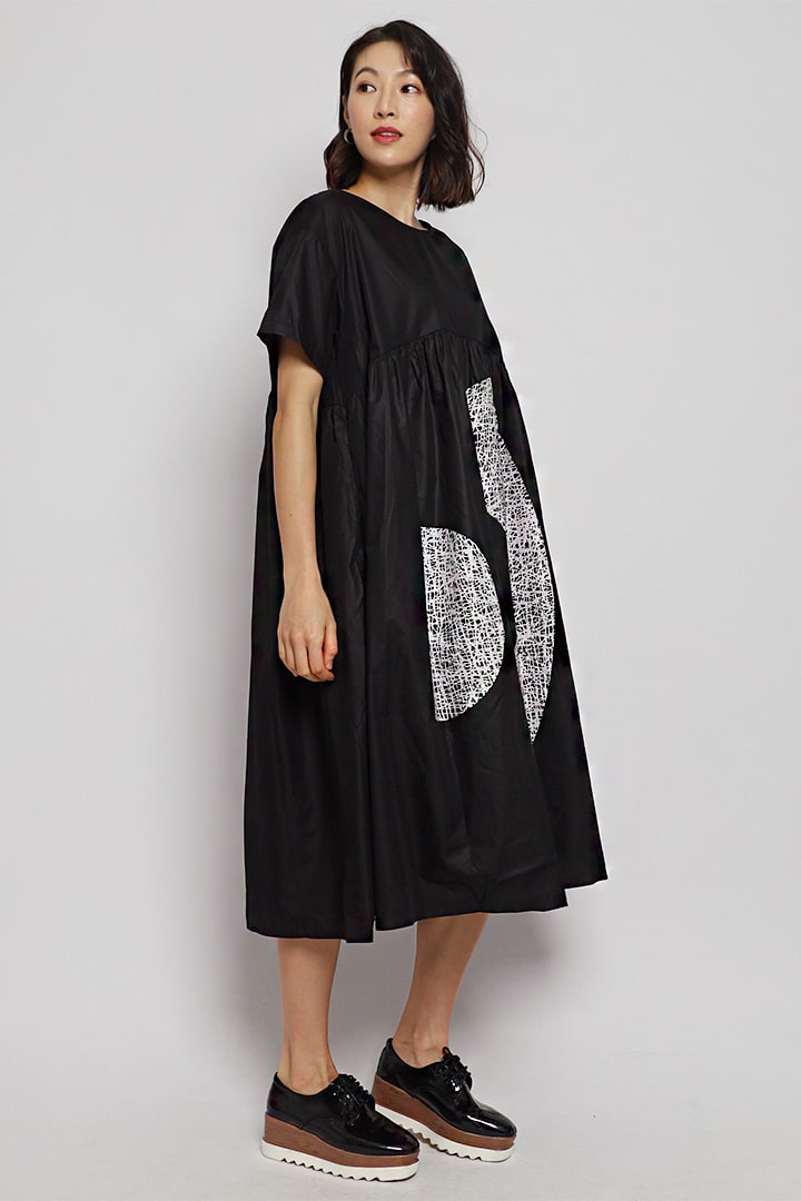 Shika Printed Dress in Black