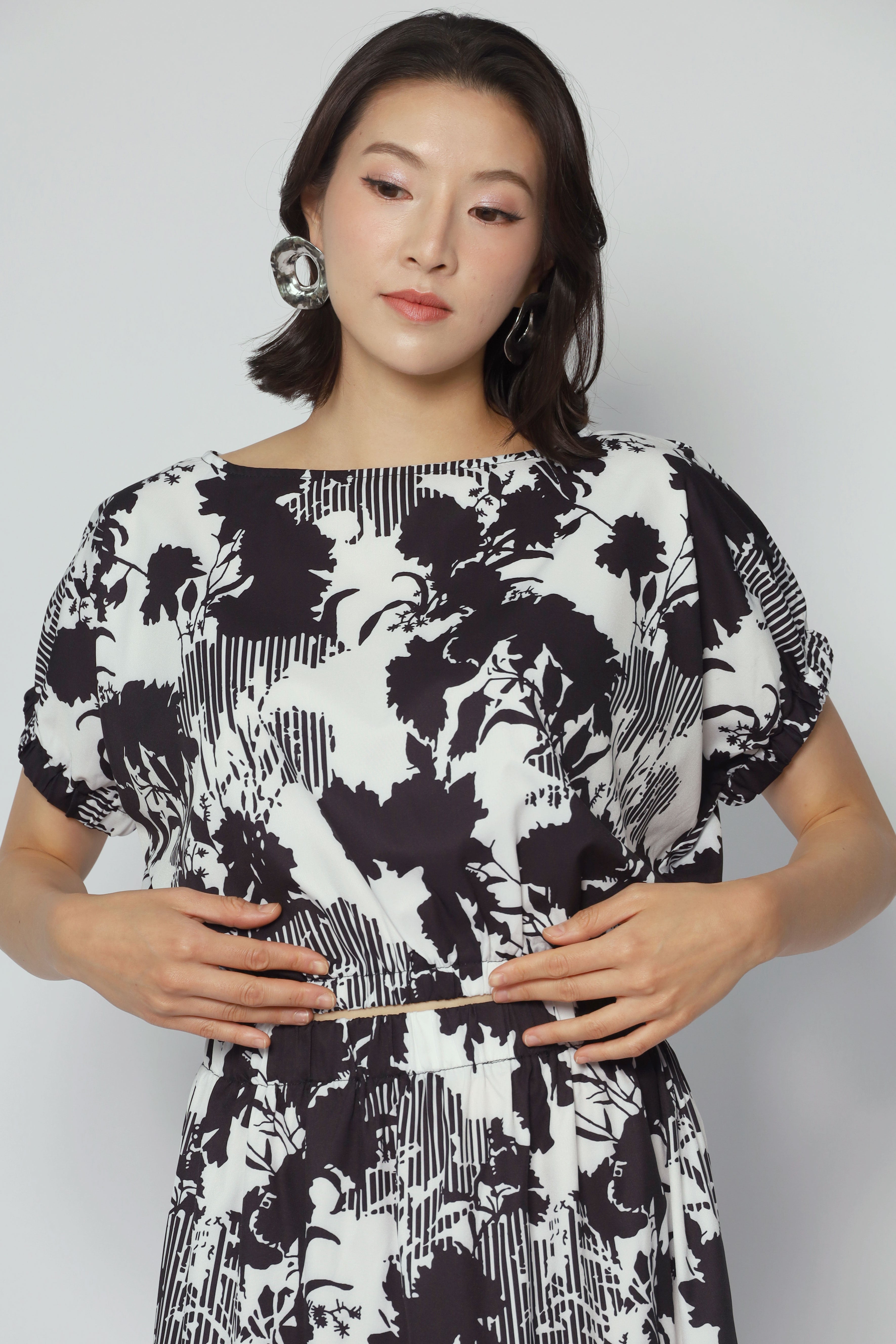 Jolin 2 in 1 Skirt Set in Floral Noir