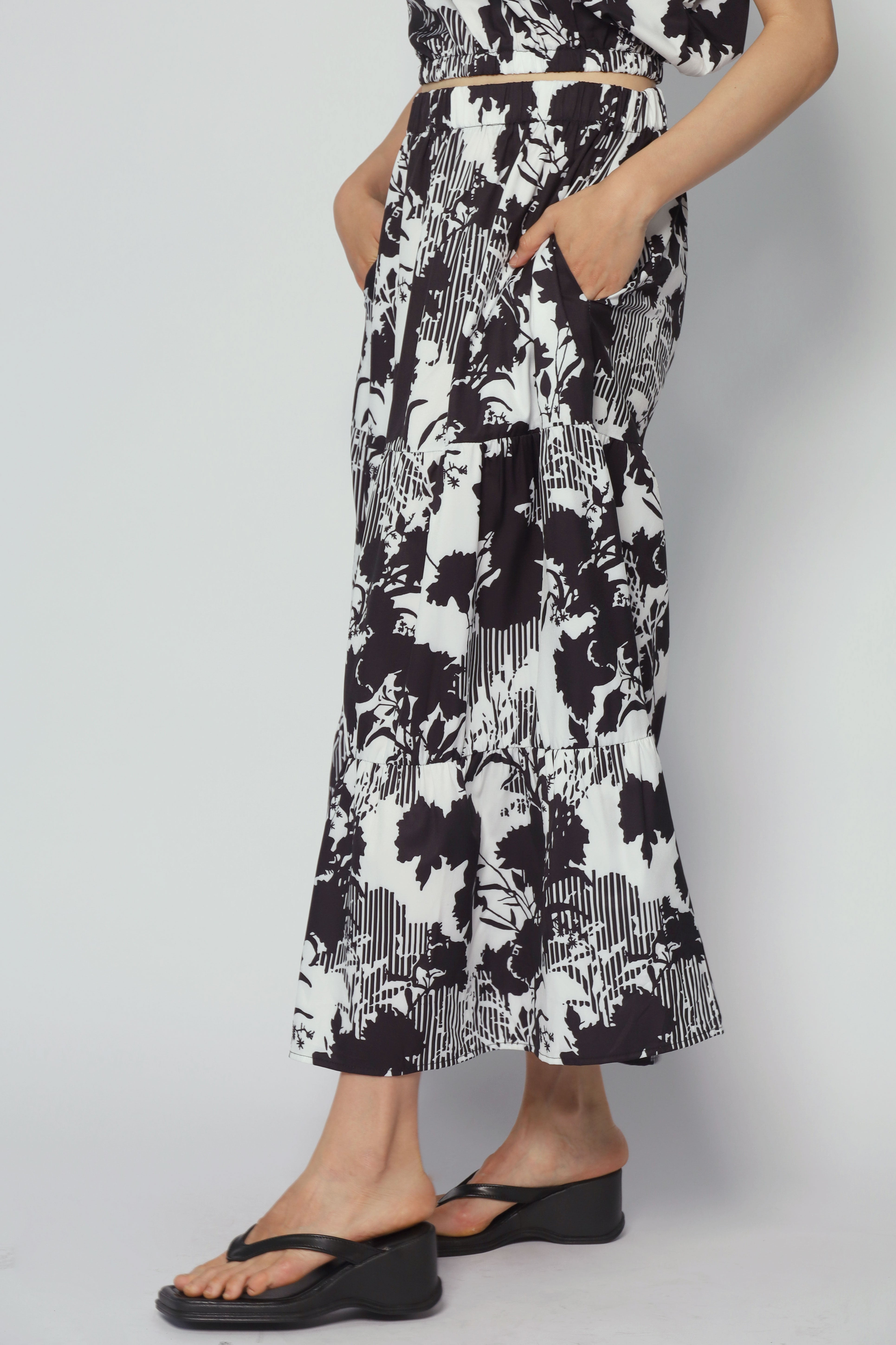 Jolin 2 in 1 Skirt Set in Floral Noir