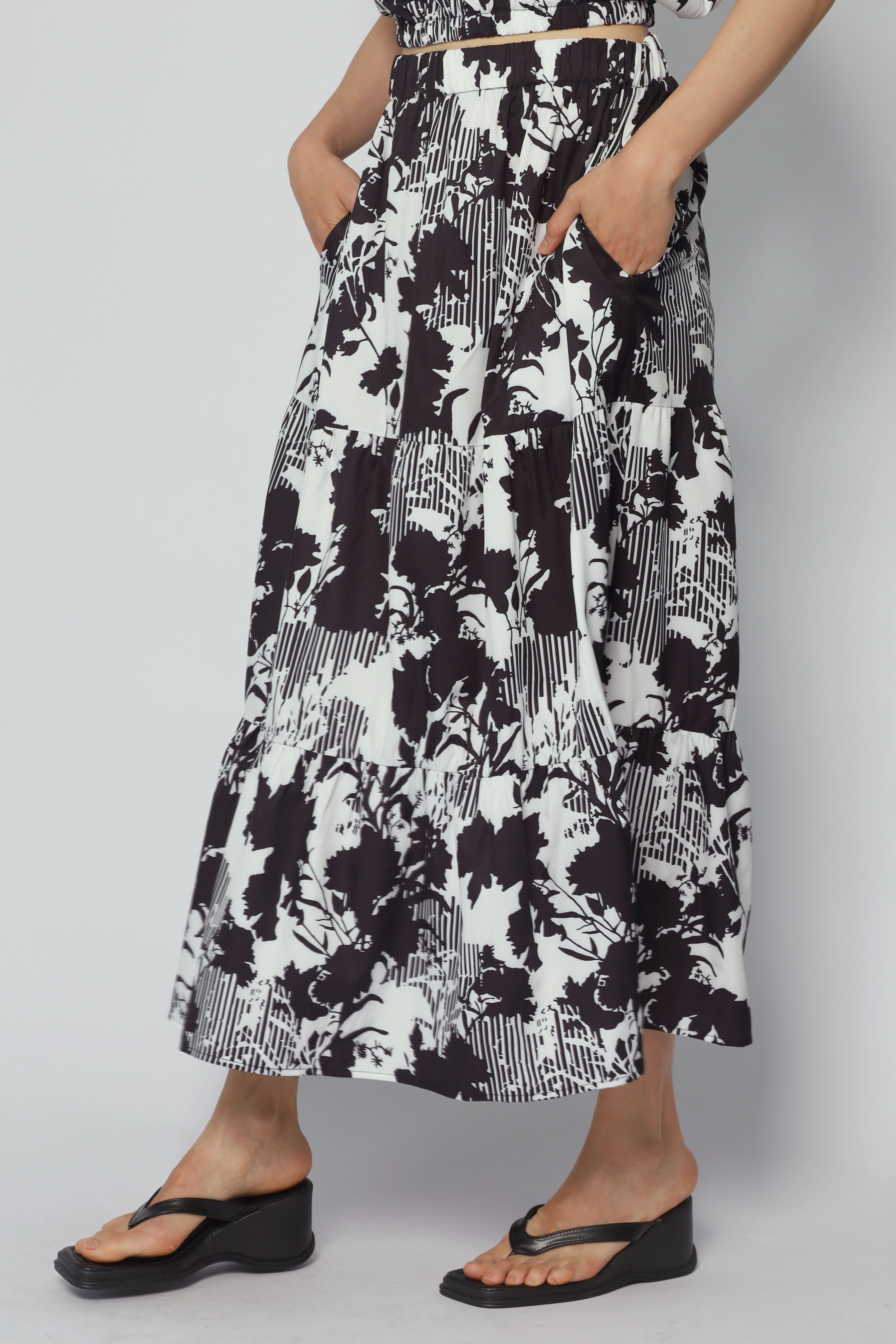 Jolin 2 in 1 Skirt Set in Floral Noir