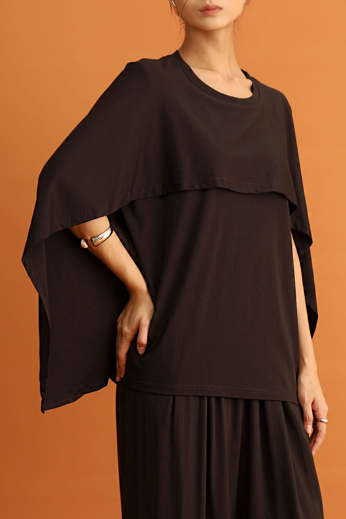 CHOSEN - Ami Cape Top in Black