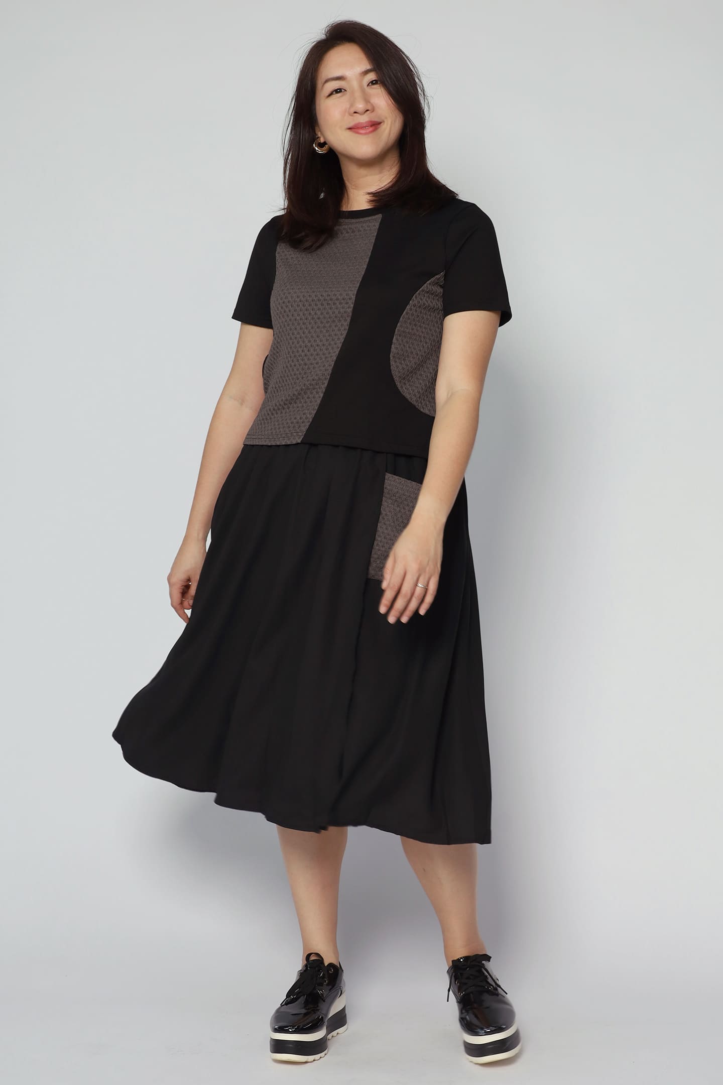Liyen Dress in Grey Black