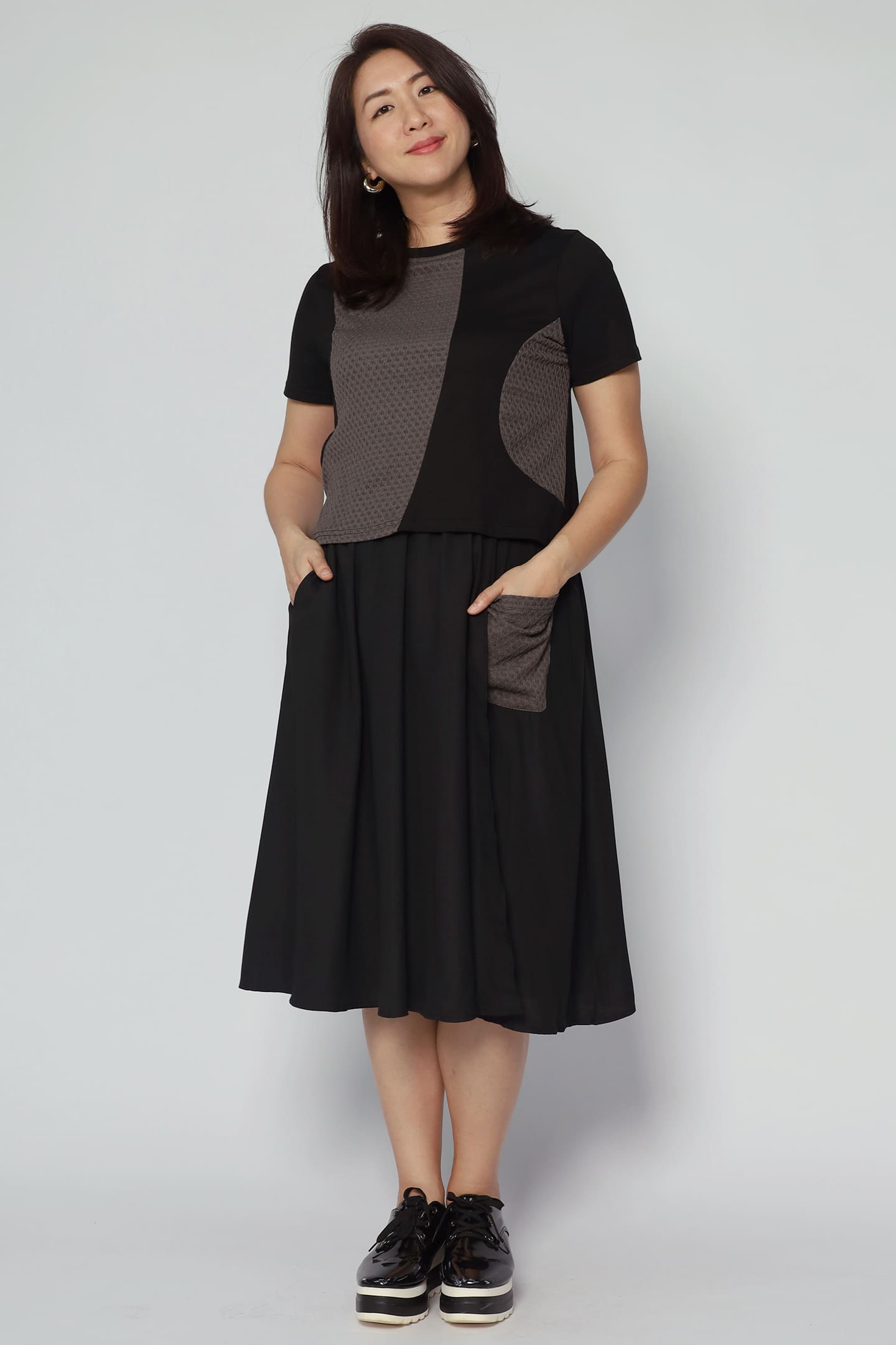 Liyen Dress in Grey Black