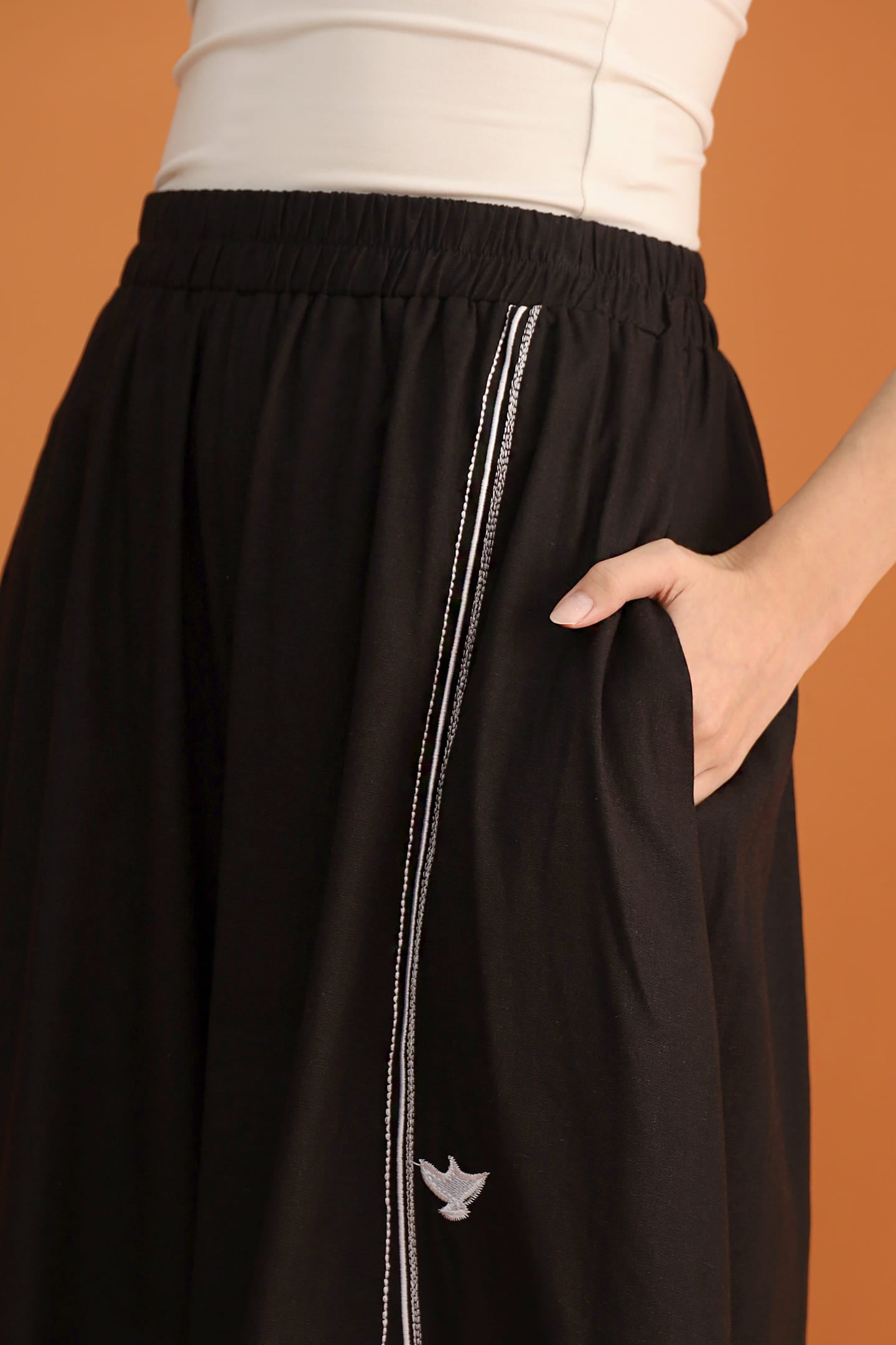 CHOSEN - Lover Dove Embroidered Pants