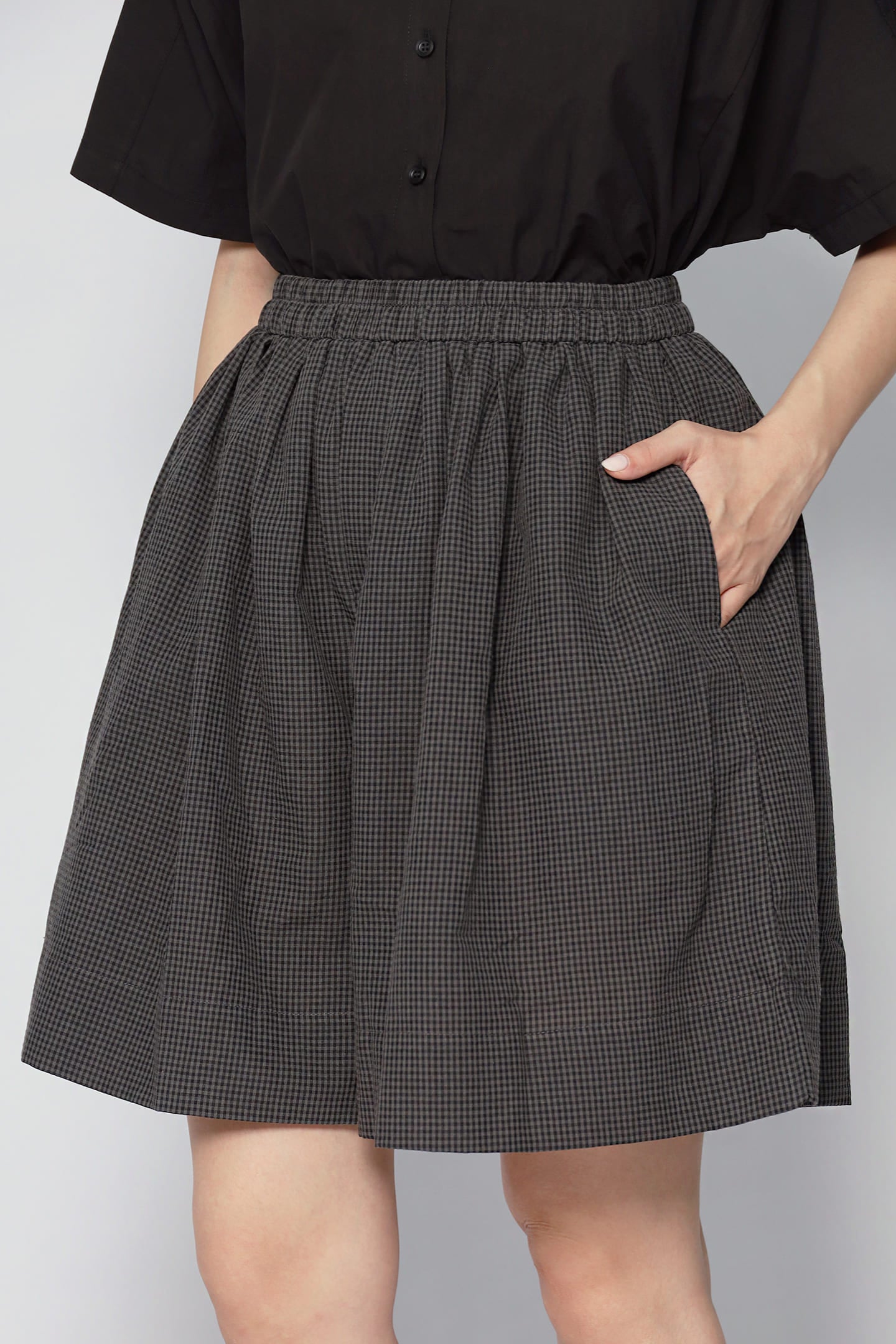 JOY - Lune Checkered Shorts in Dark Grey