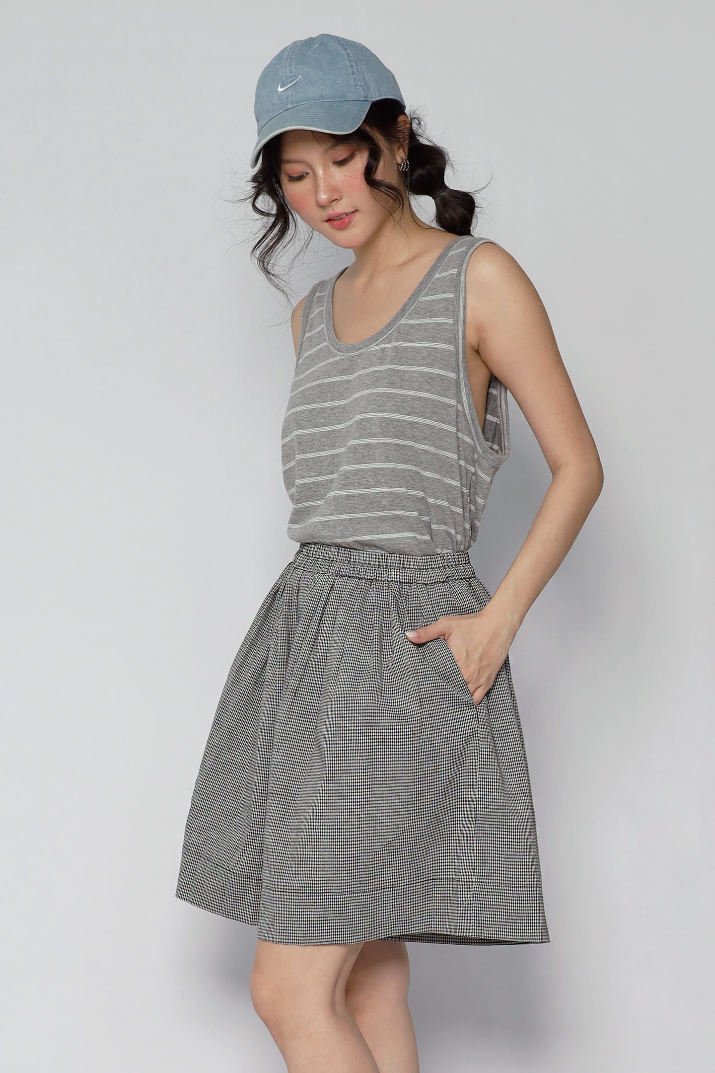 JOY - Lune Checkered Shorts in Light Grey