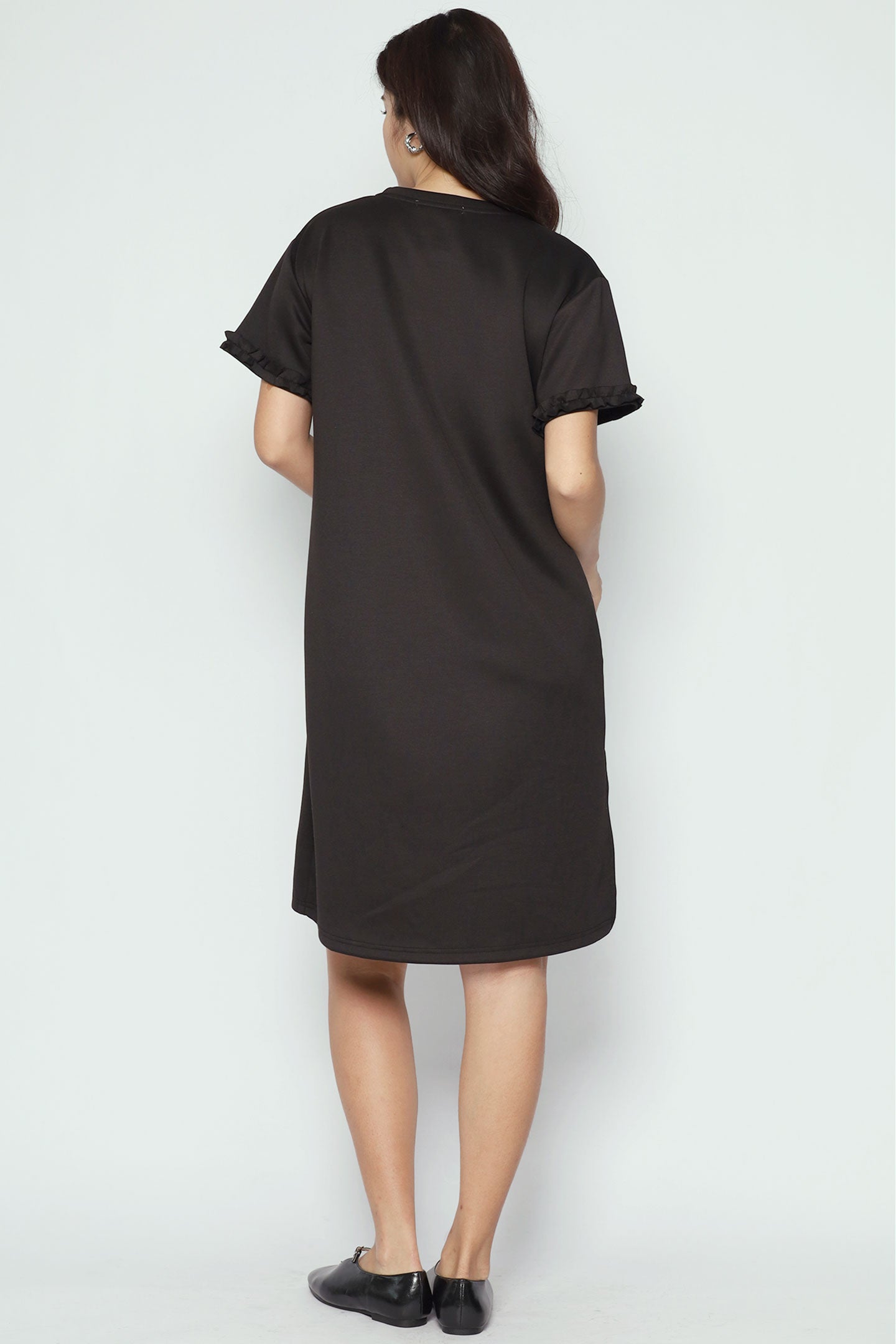 Lynne Ruffle Sleeves Dress in Black