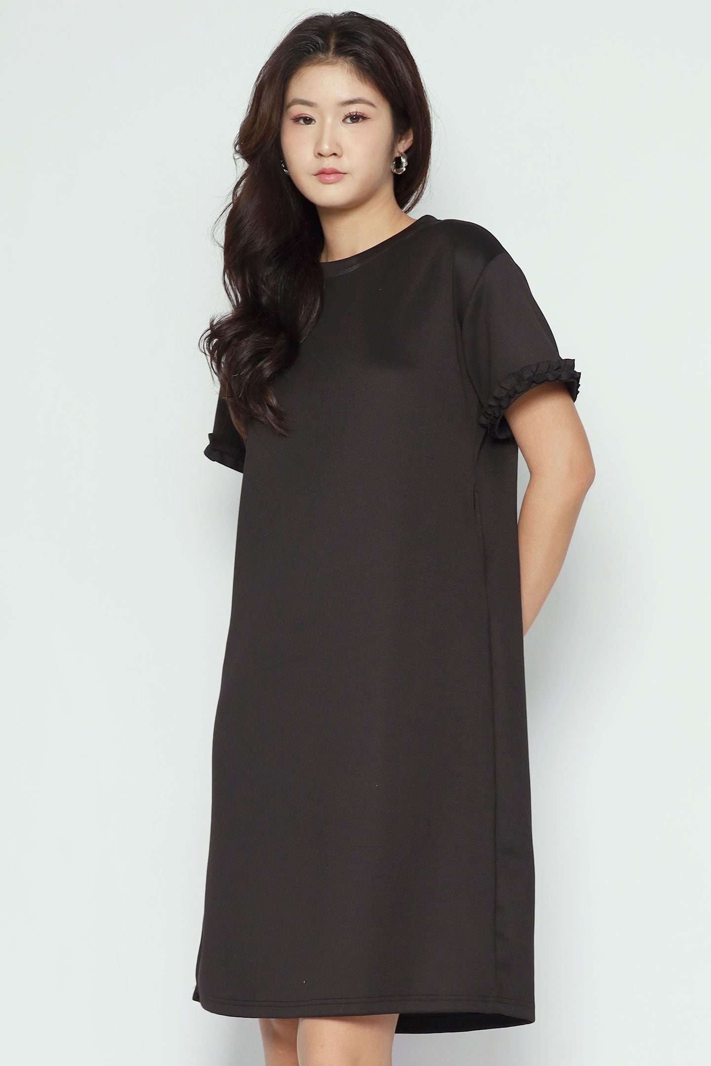 Lynne Ruffle Sleeves Dress in Black