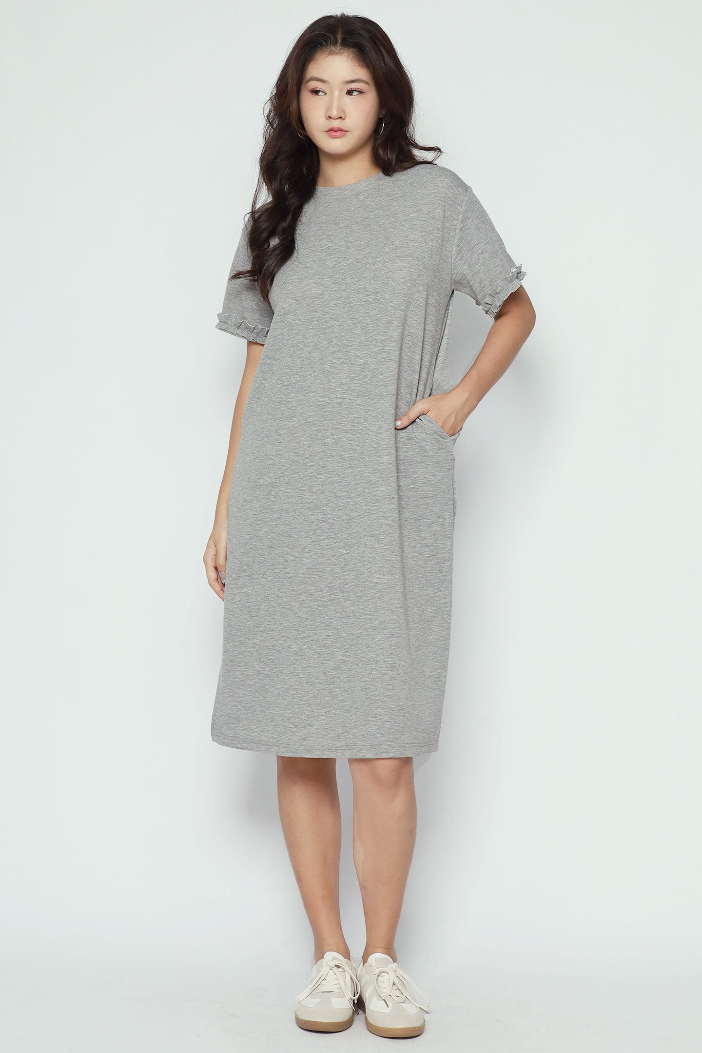 Lynne Ruffle Sleeves Dress in Grey