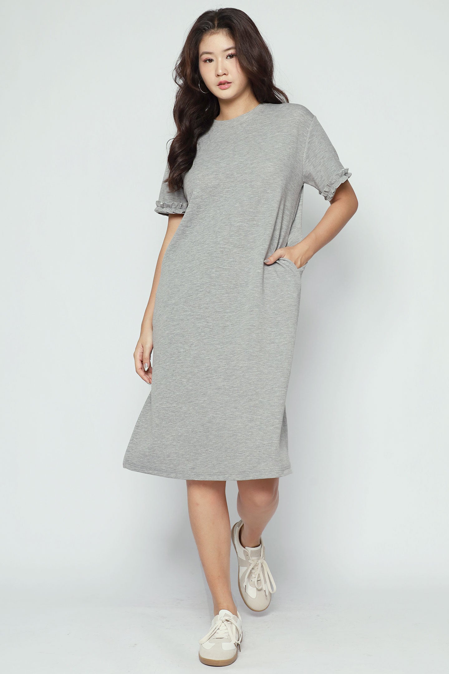 Lynne Ruffle Sleeves Dress in Grey