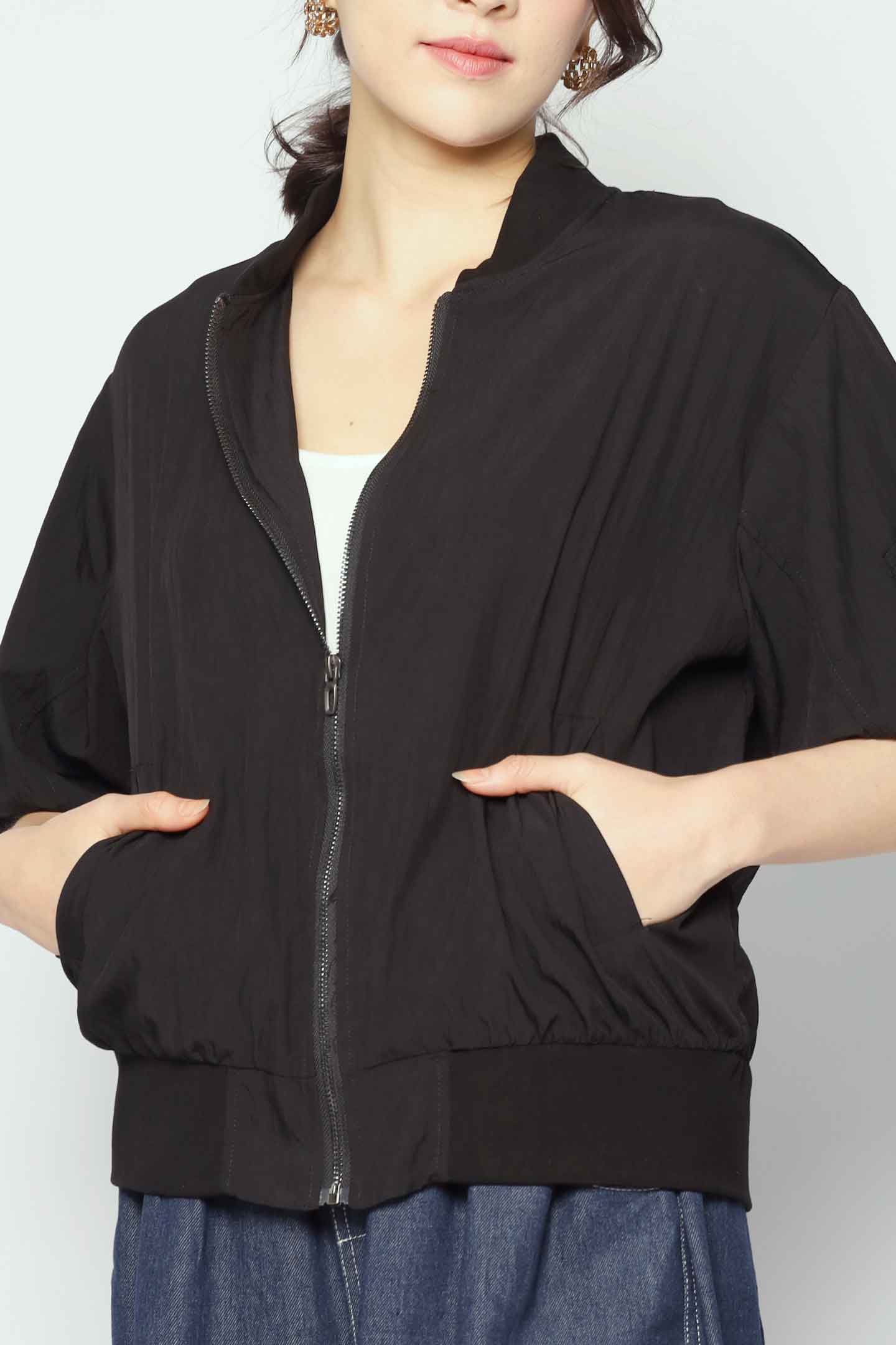 Mags Bomber Jacket in Black