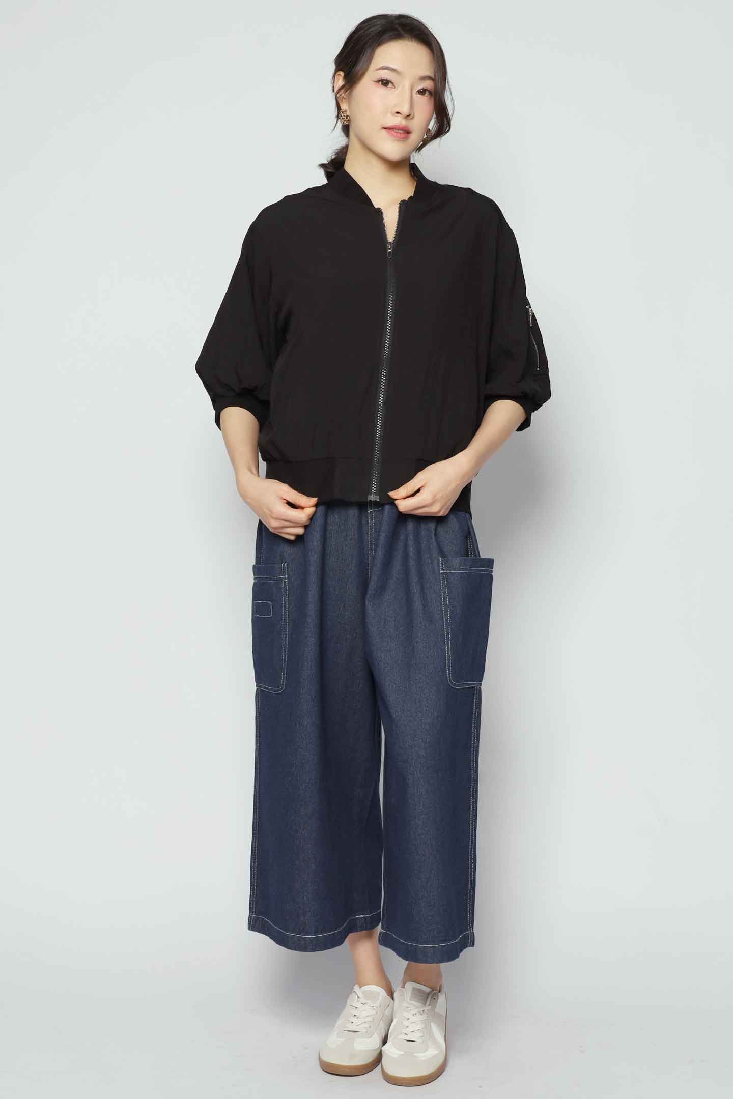 Mags Bomber Jacket in Black