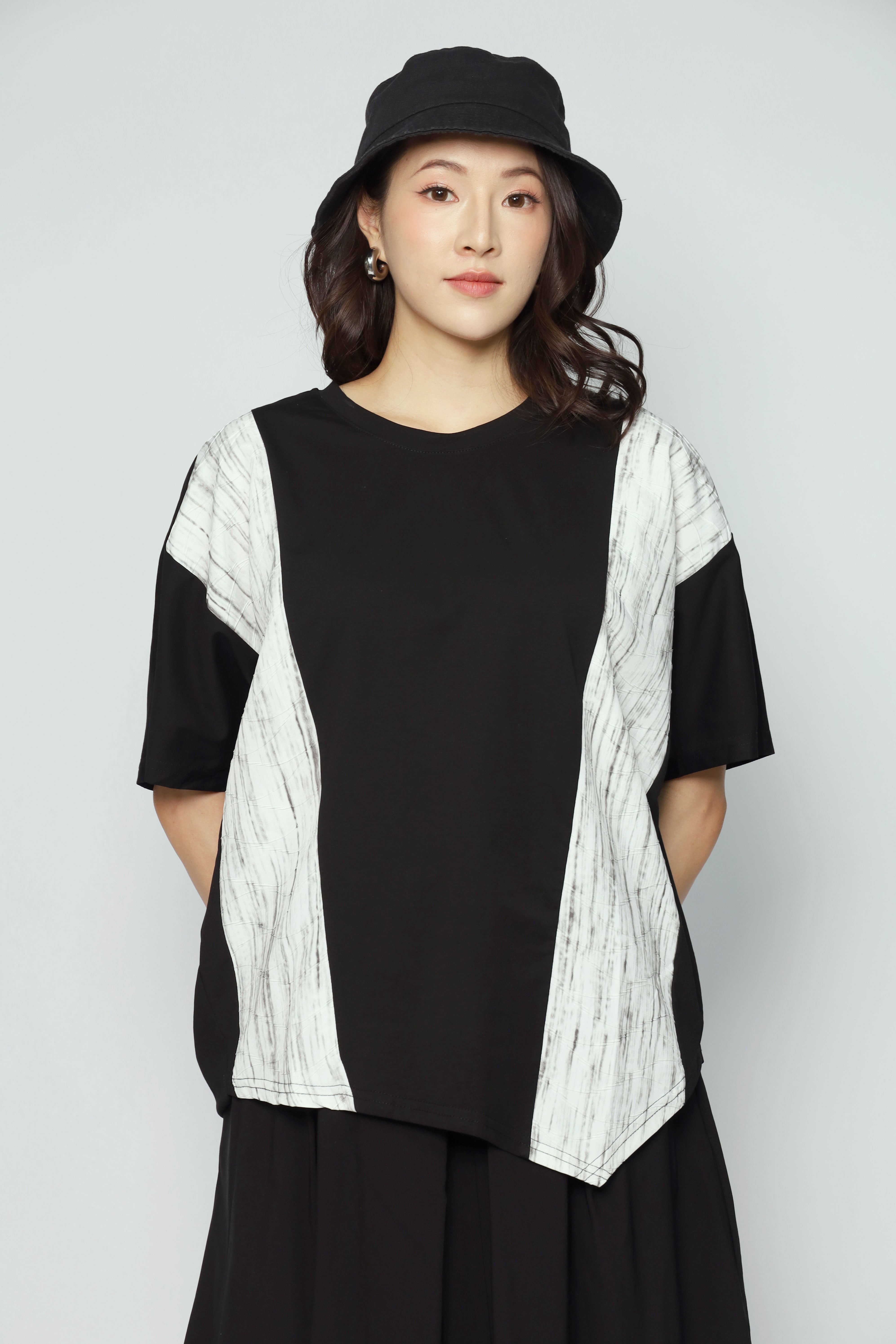 Masodi Panel Top in Black
