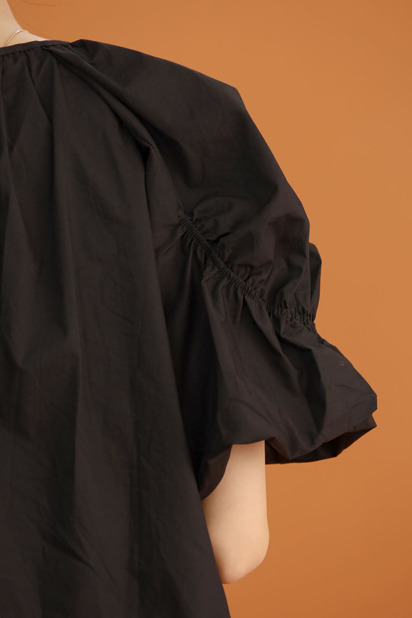CHOSEN - Neve Balloon Top in Black