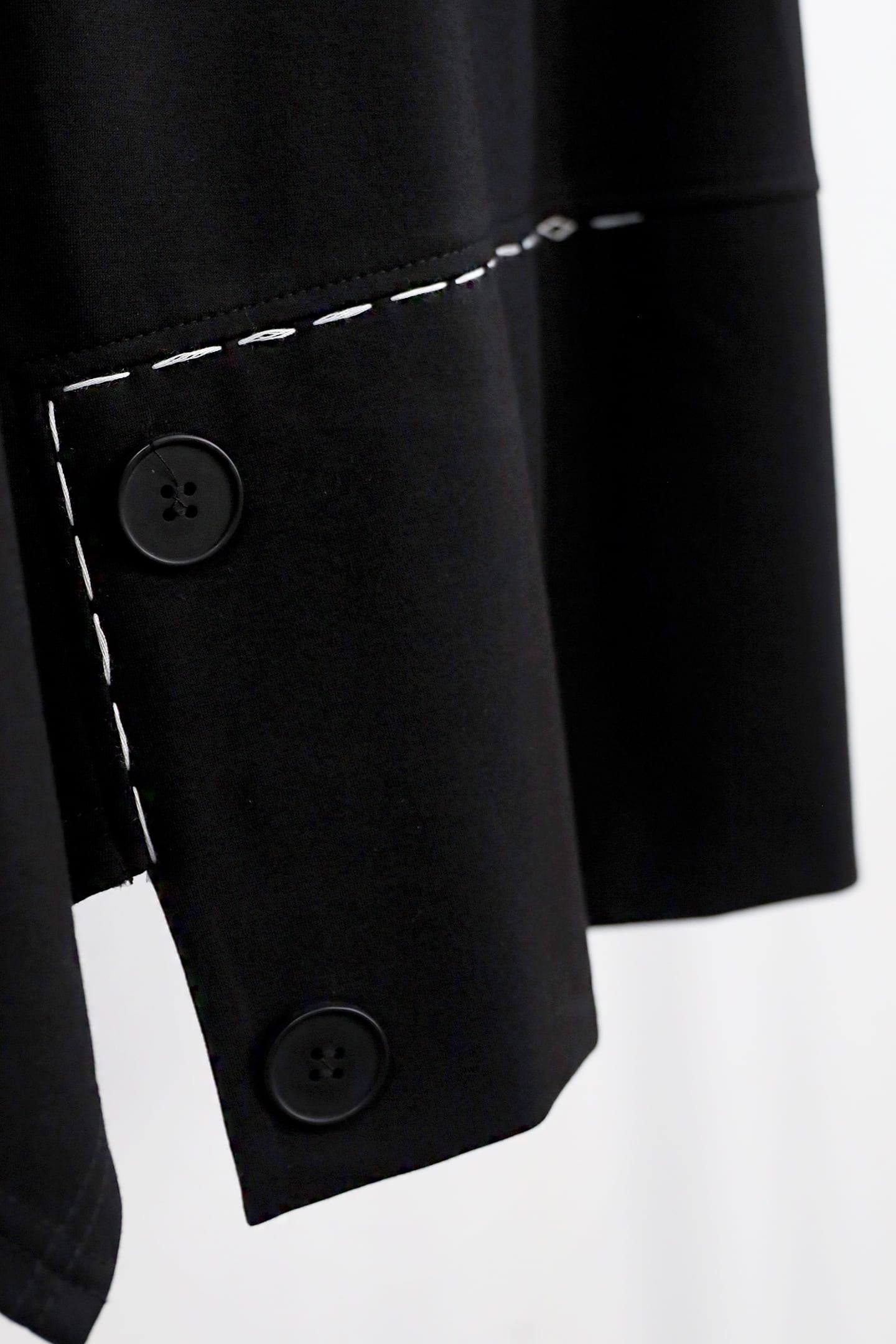 Easy By TE - Peiling Button Top in Black