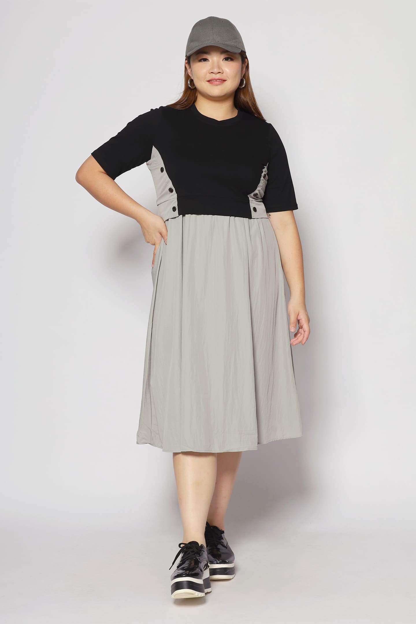 Phan Button Dress in Grey Black