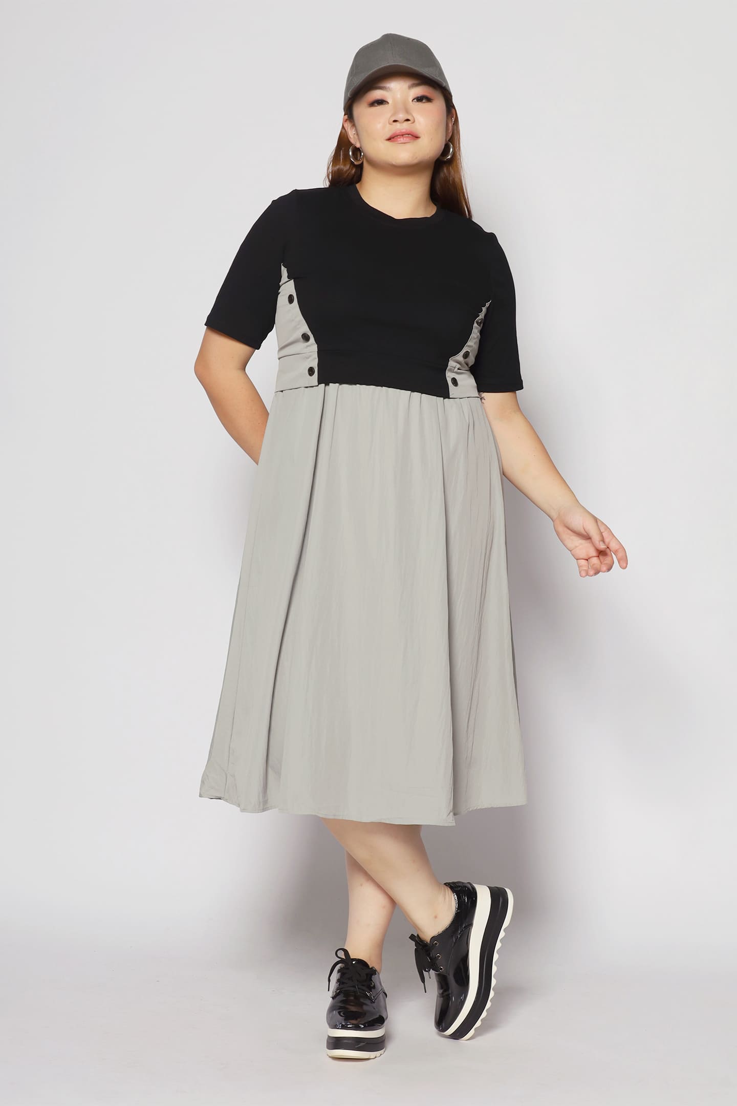 Phan Button Dress in Grey Black