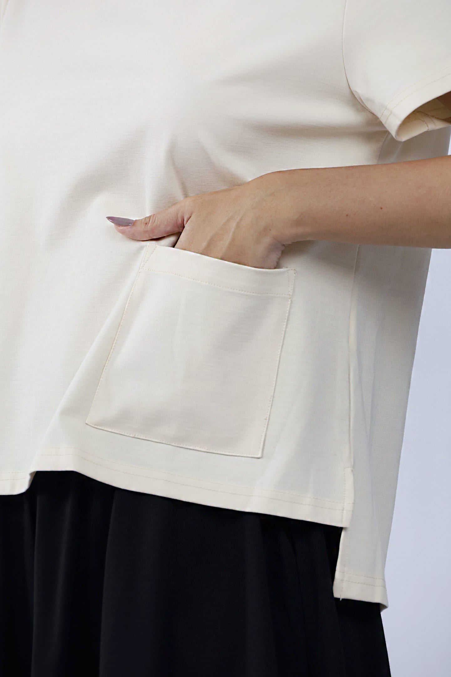 TENCEL - Pocketful Tee in Off White