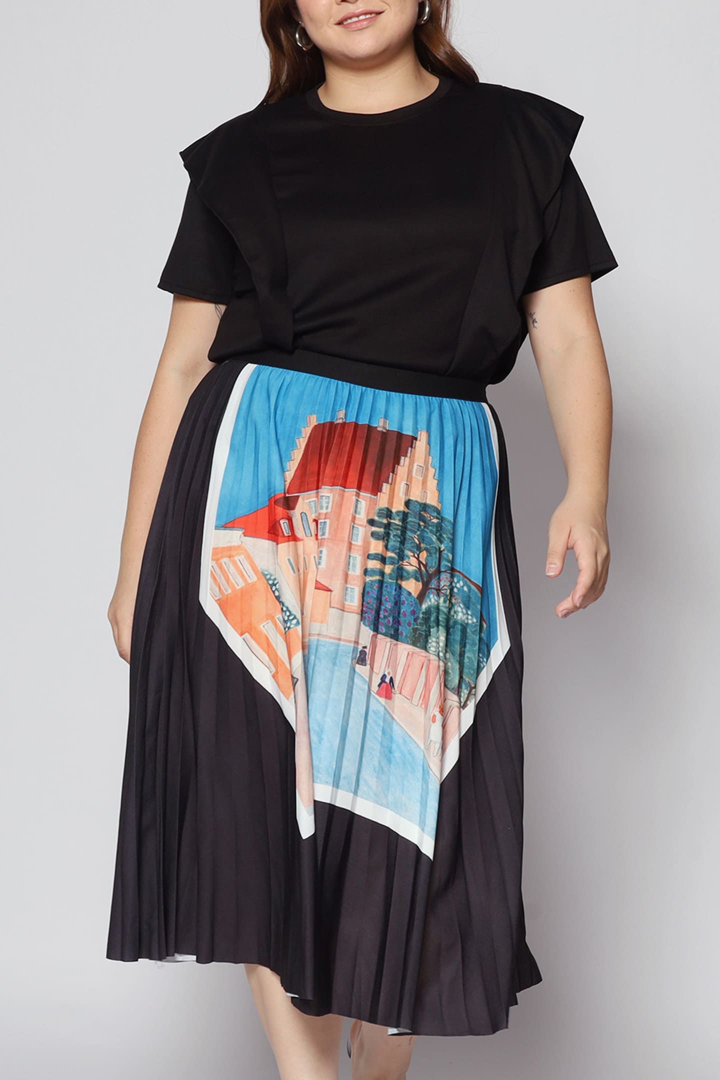 Quaint Building Pleated Skirt