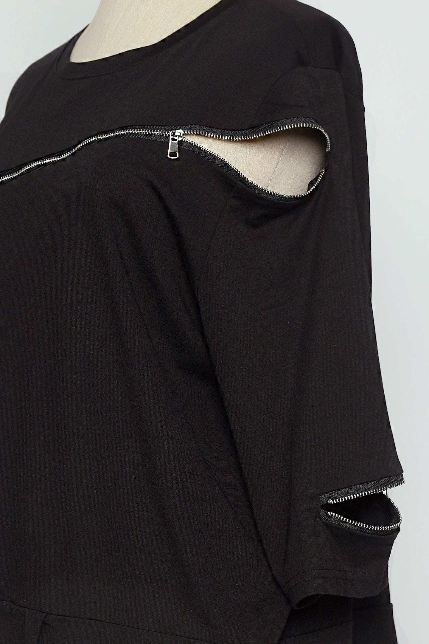 PO - Quartz Top in Black Zip
