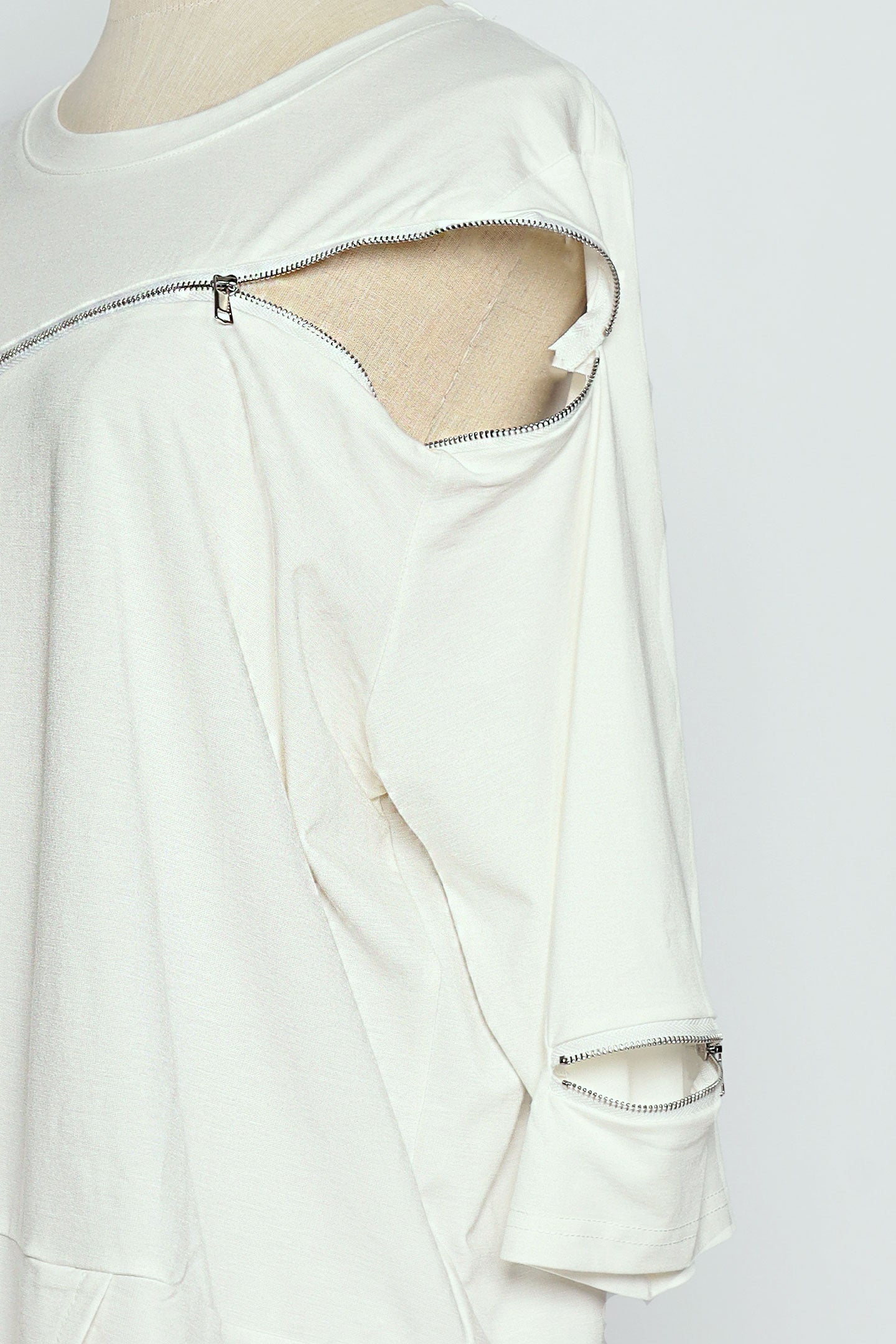 PO -  Quartz Top in White Zip