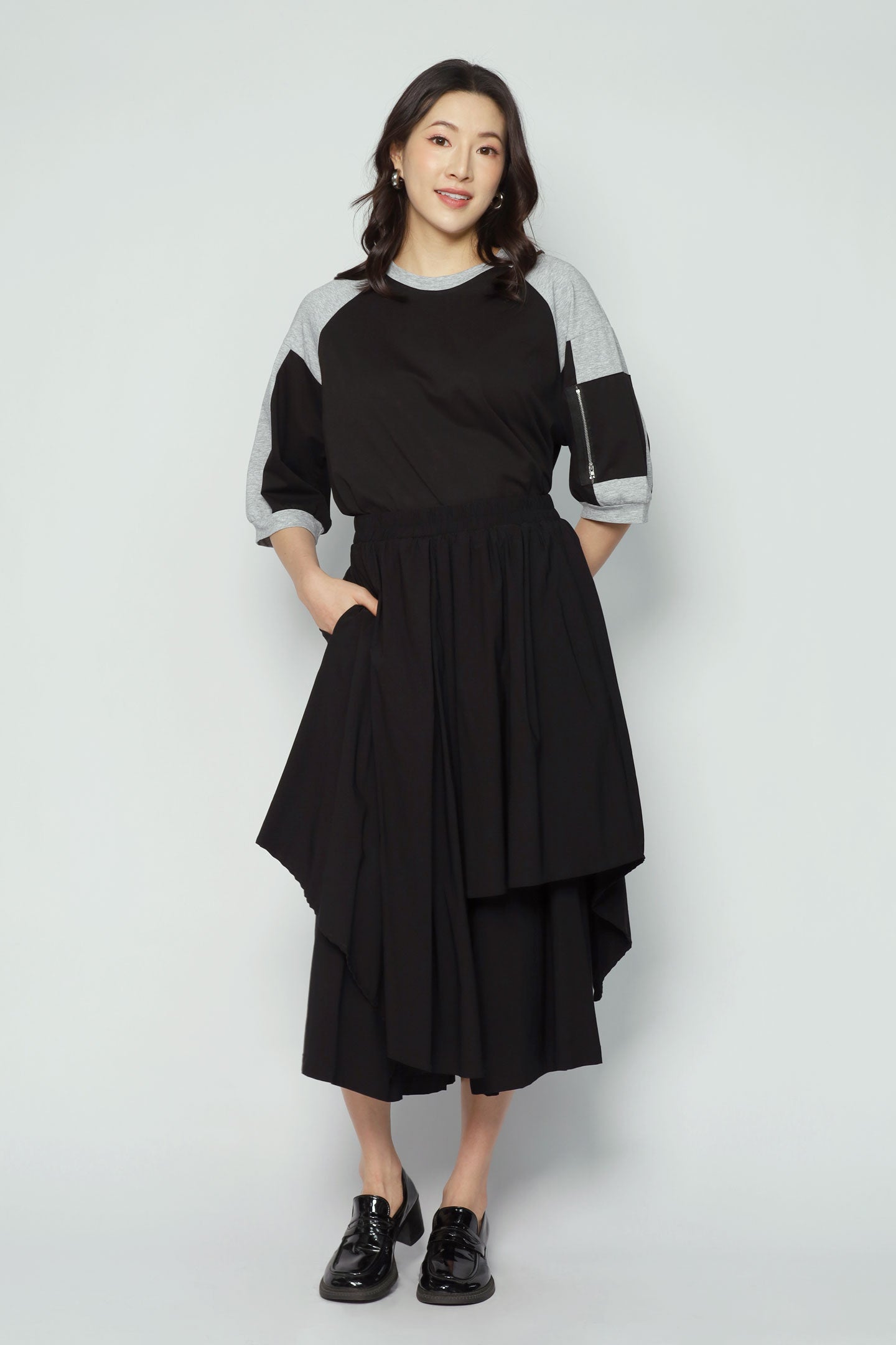 Backorders Ren Foldover Pants in Black