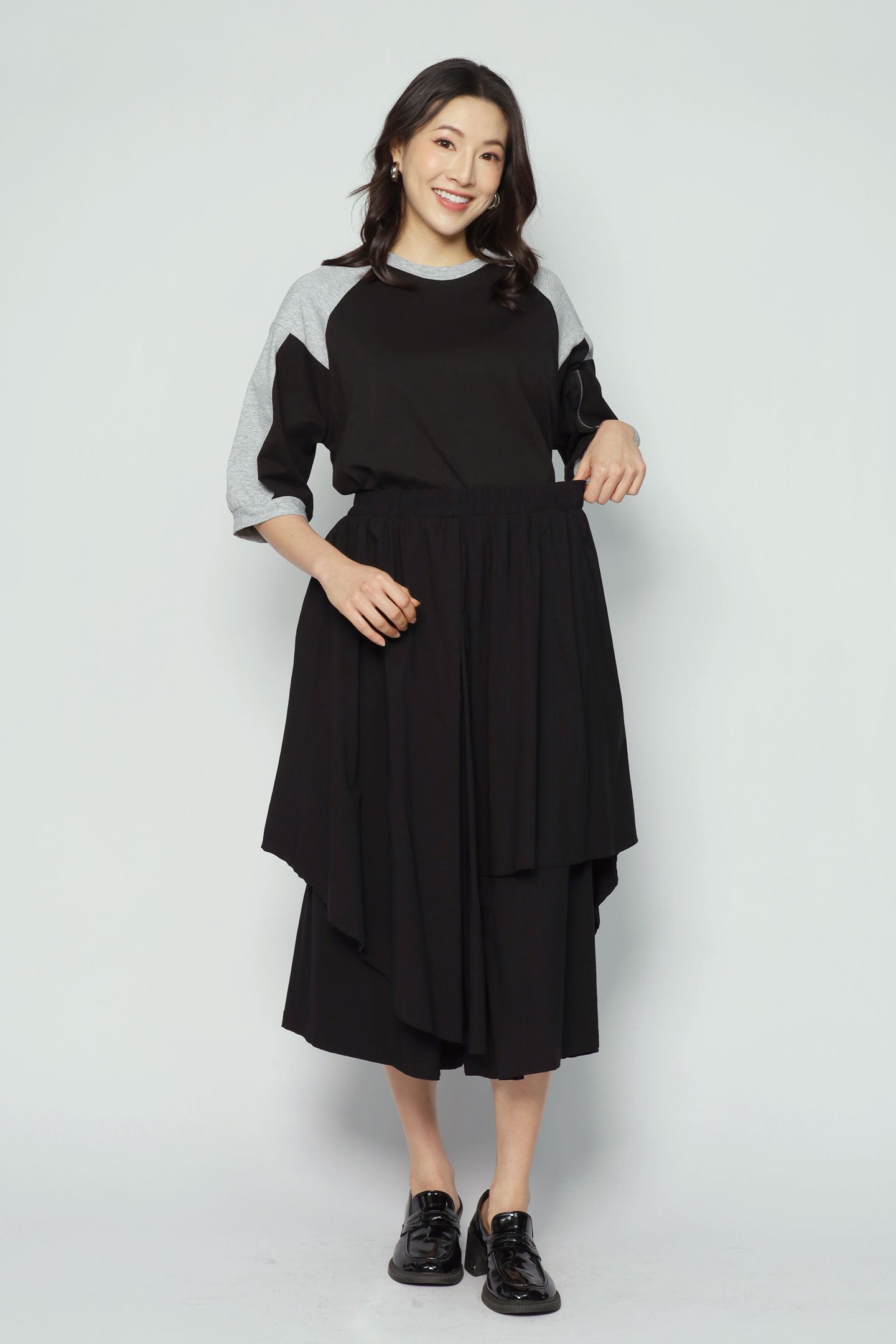 Backorders Ren Foldover Pants in Black