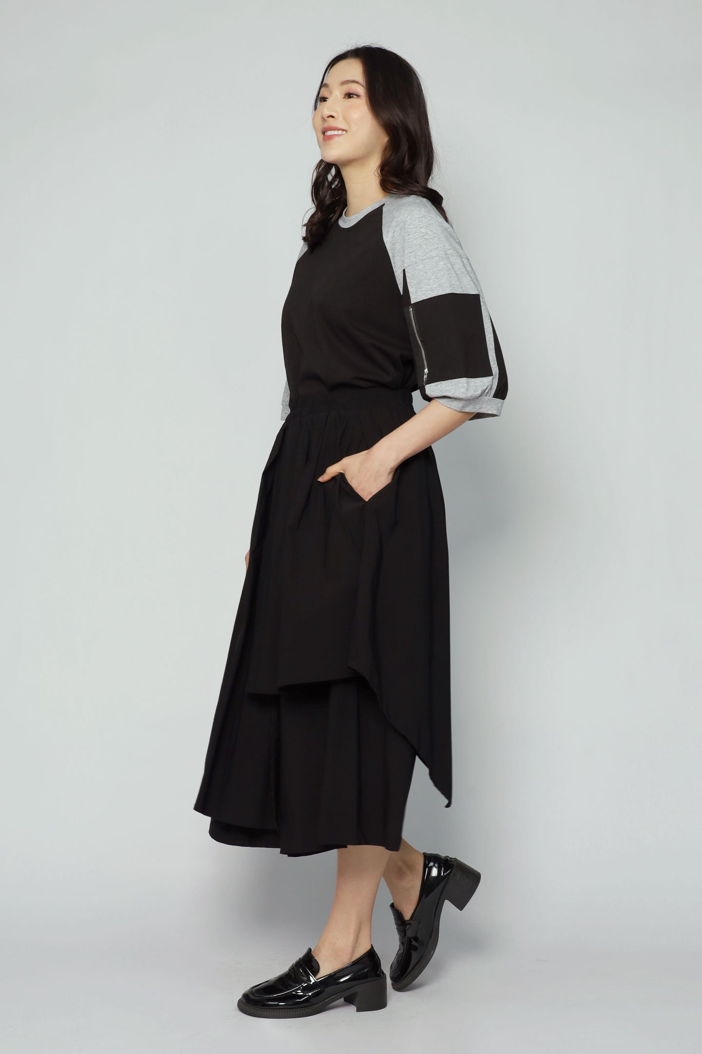 Backorders Ren Foldover Pants in Black