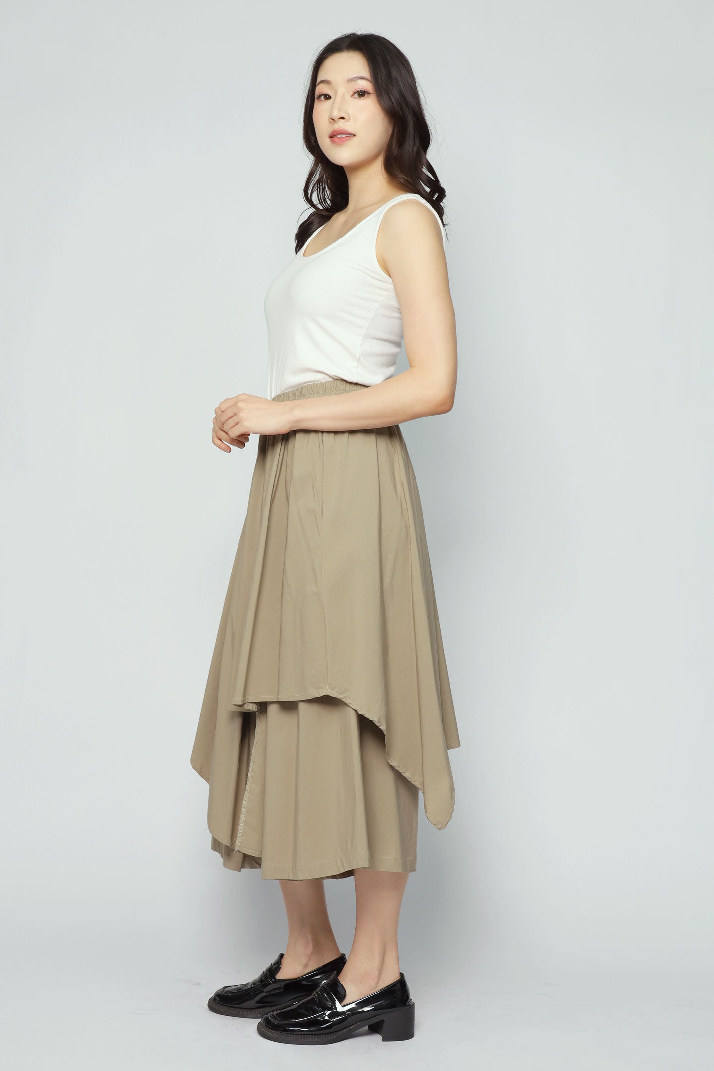 Backorders Ren Pants in Khaki
