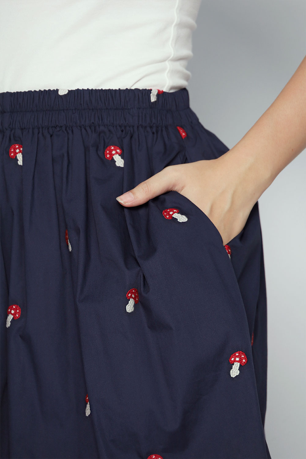 Ari Shorts in Mochi Mushroom