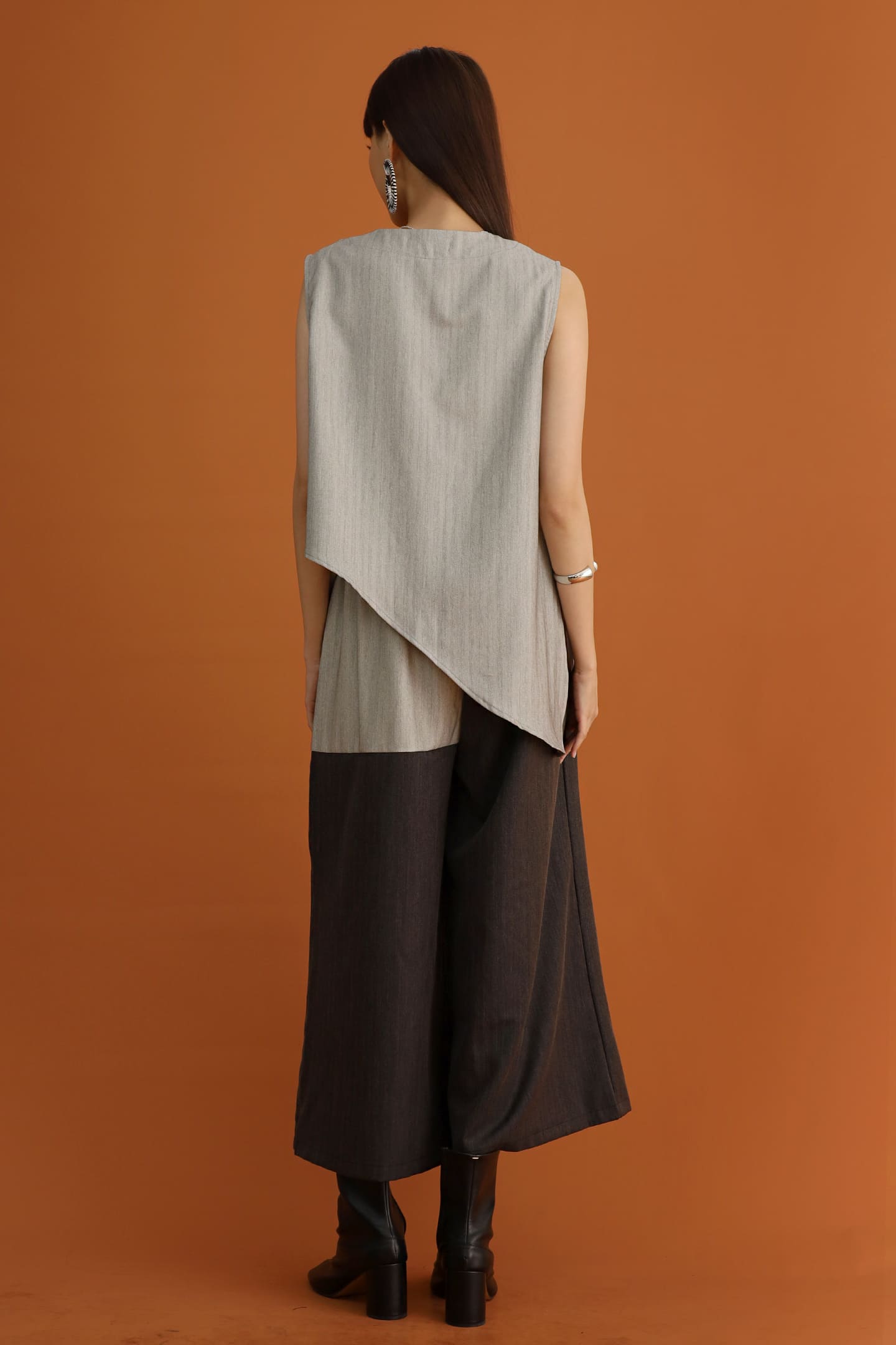 CHOSEN - Rishi Asymmetrical Vest in Grey