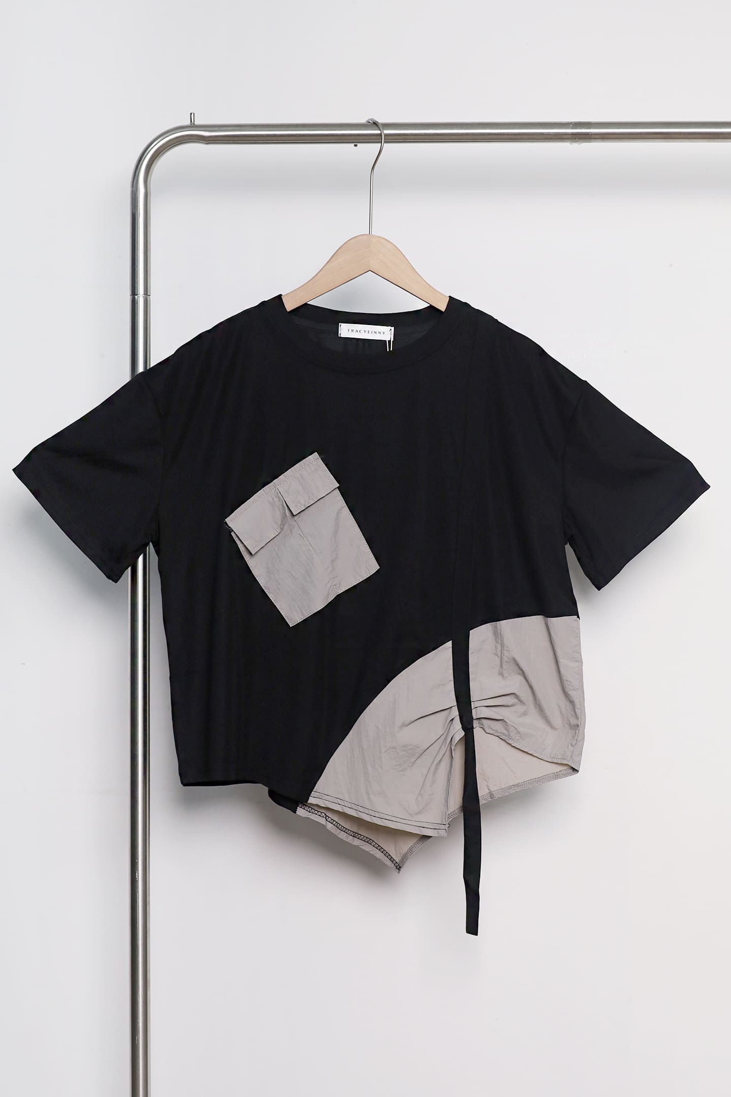 Easy by TE - Sall Pocket Top in Black