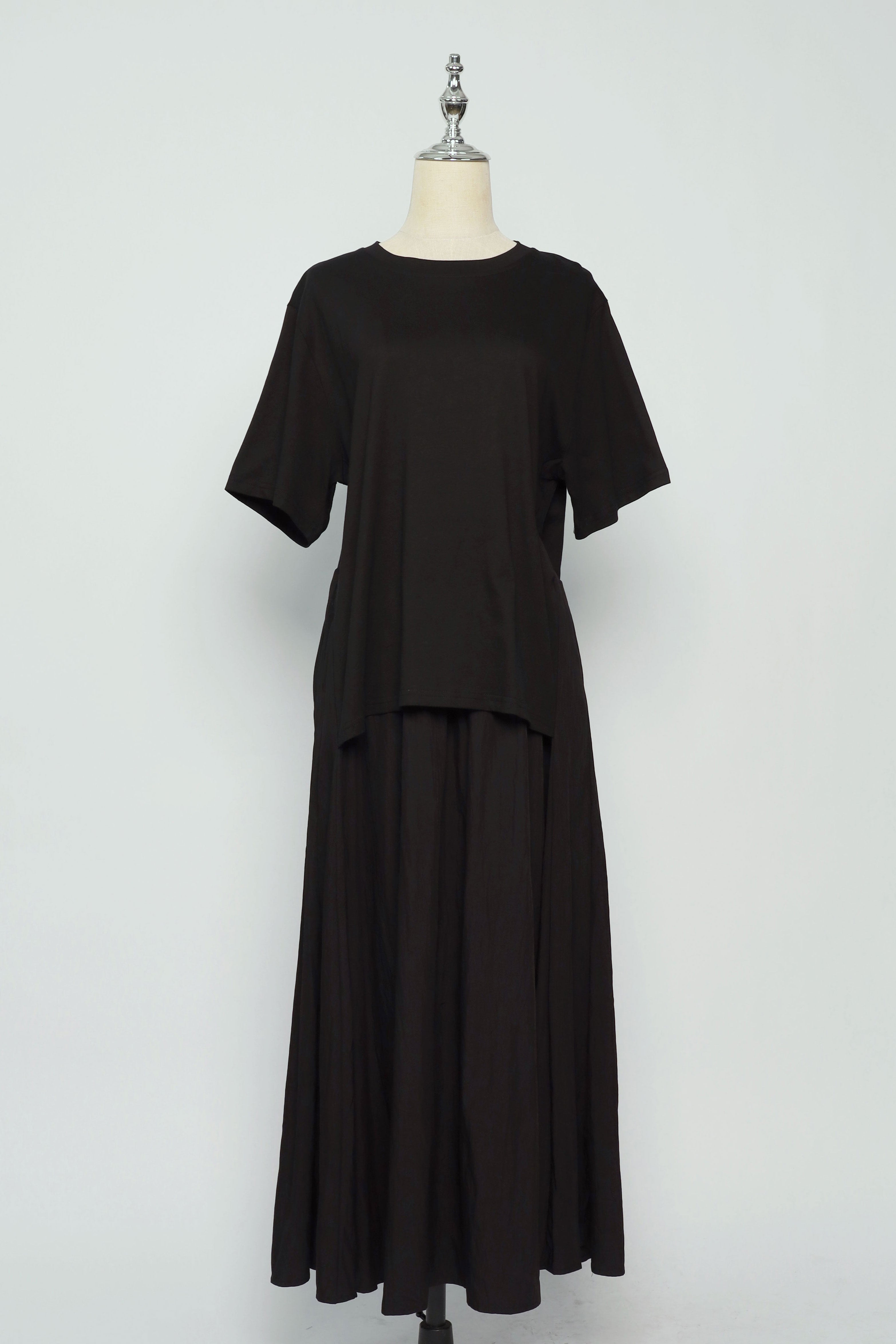 PO - Savrina Midi Dress in Black