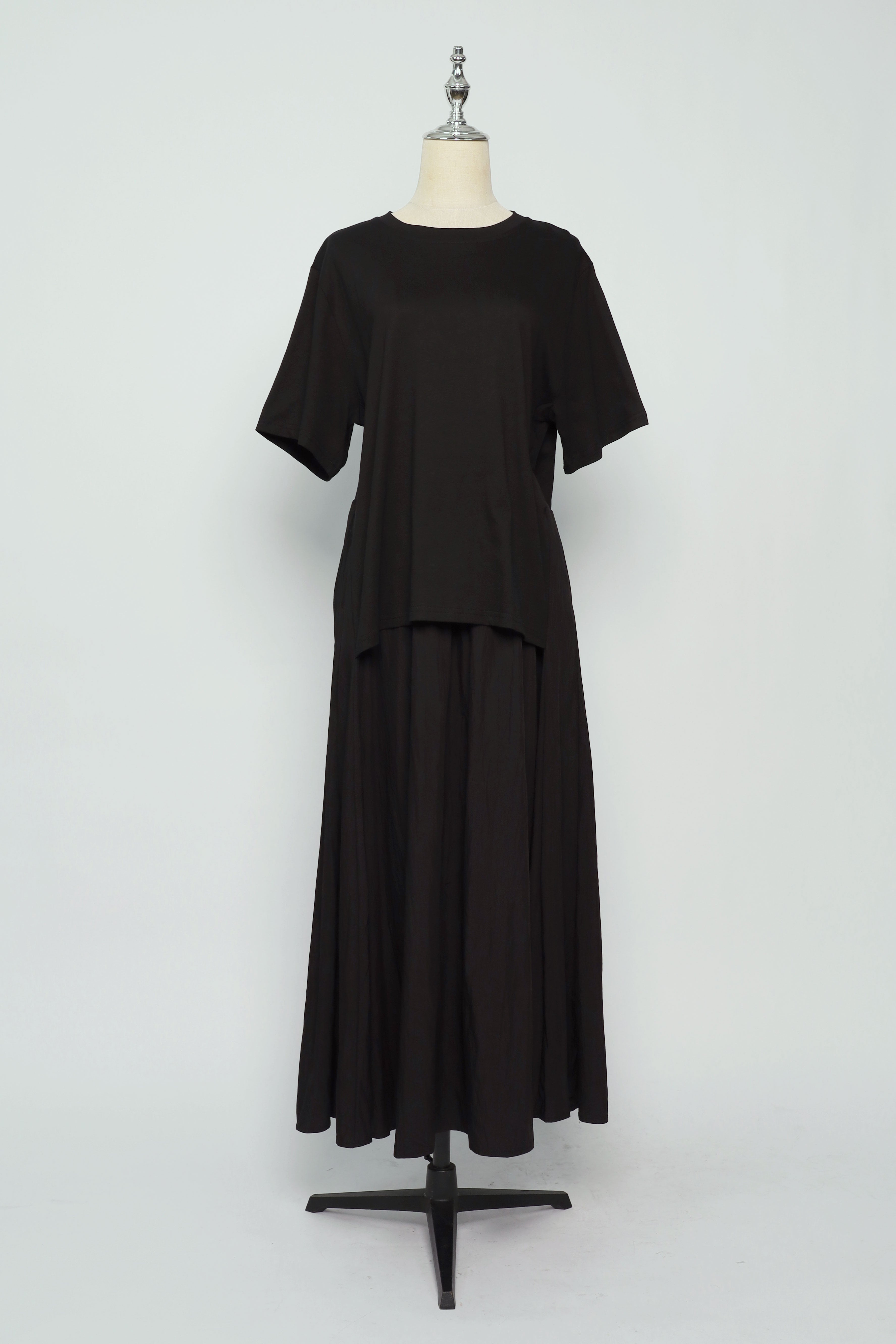 PO - Savrina Midi Dress in Black
