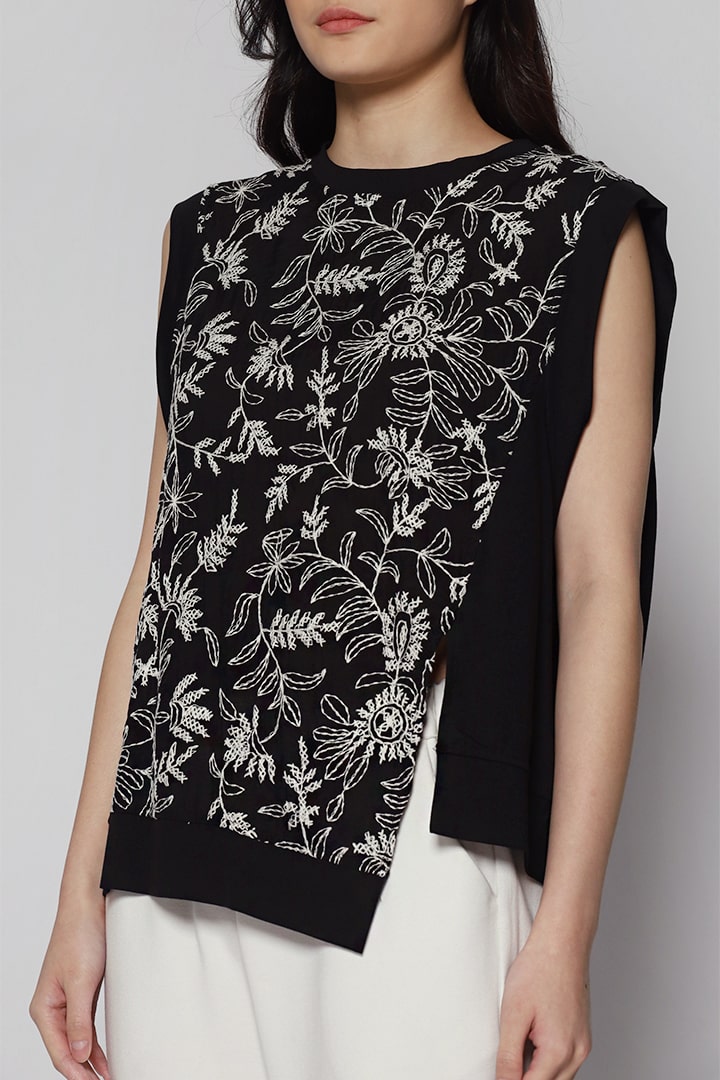 Serena Floral Embroidery Top