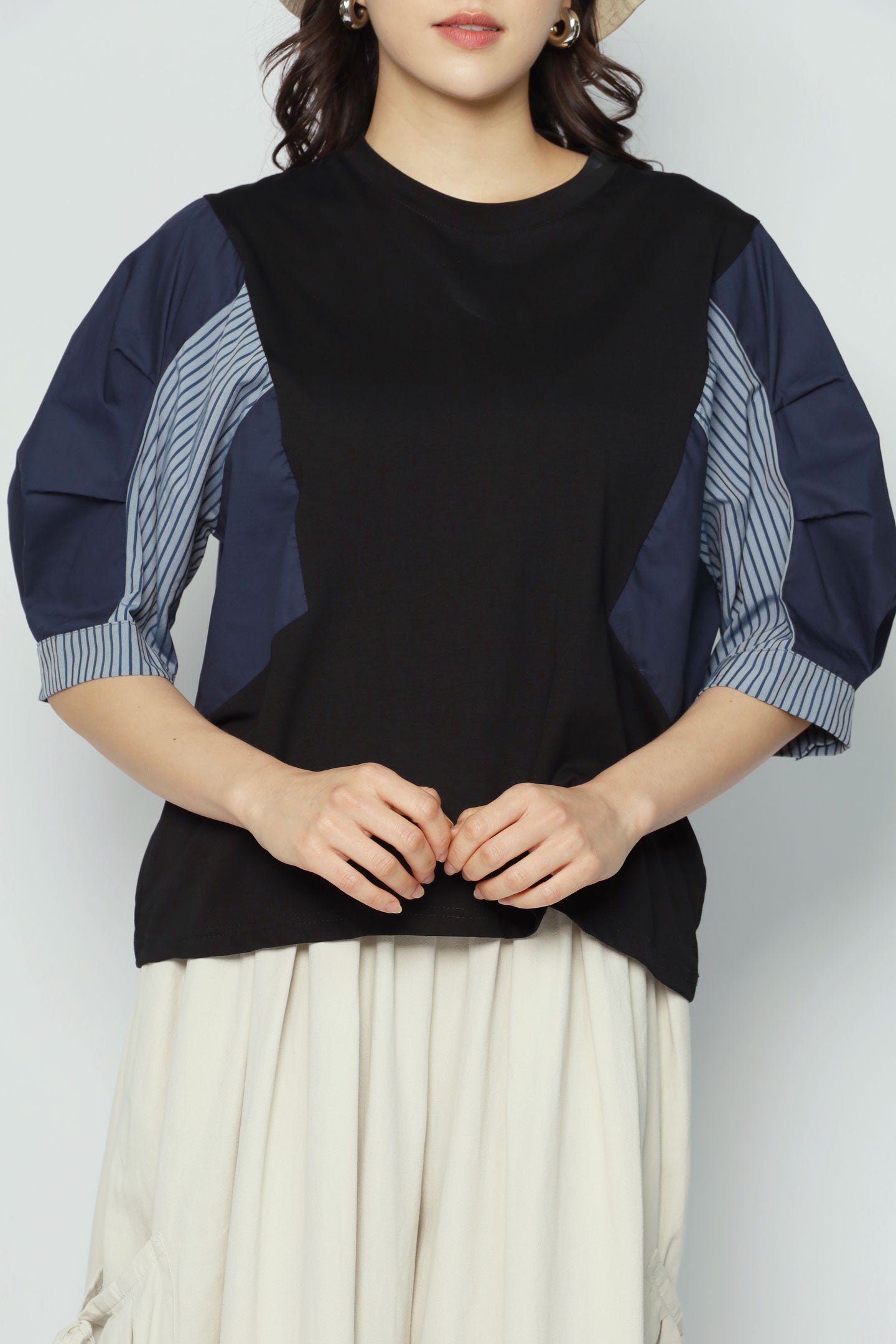 Backorders Siwei Colourblock Top in Black