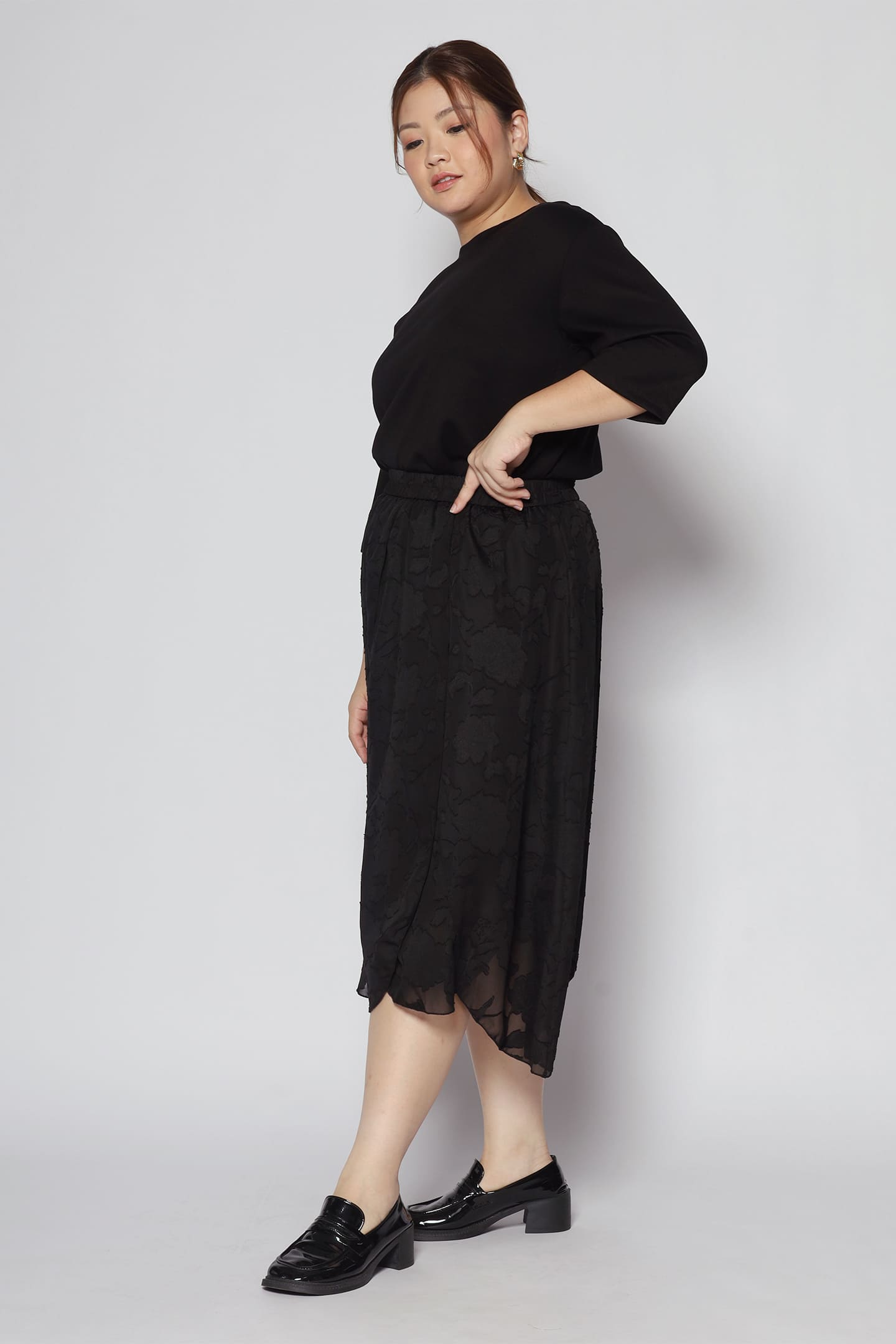 Sloan Lace Skirt in Black