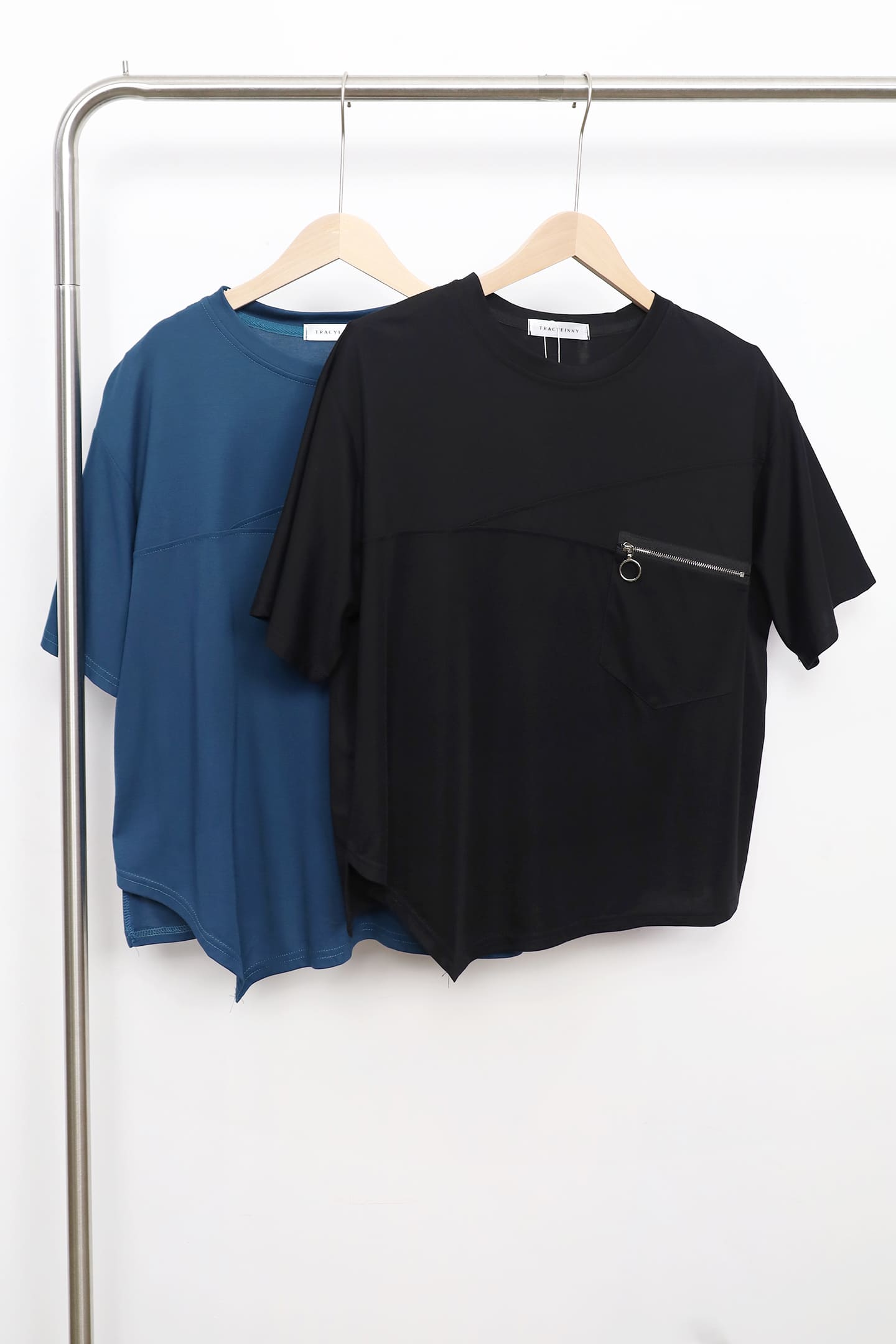 Easy By TE - Slow Steps Zipper Top in Black