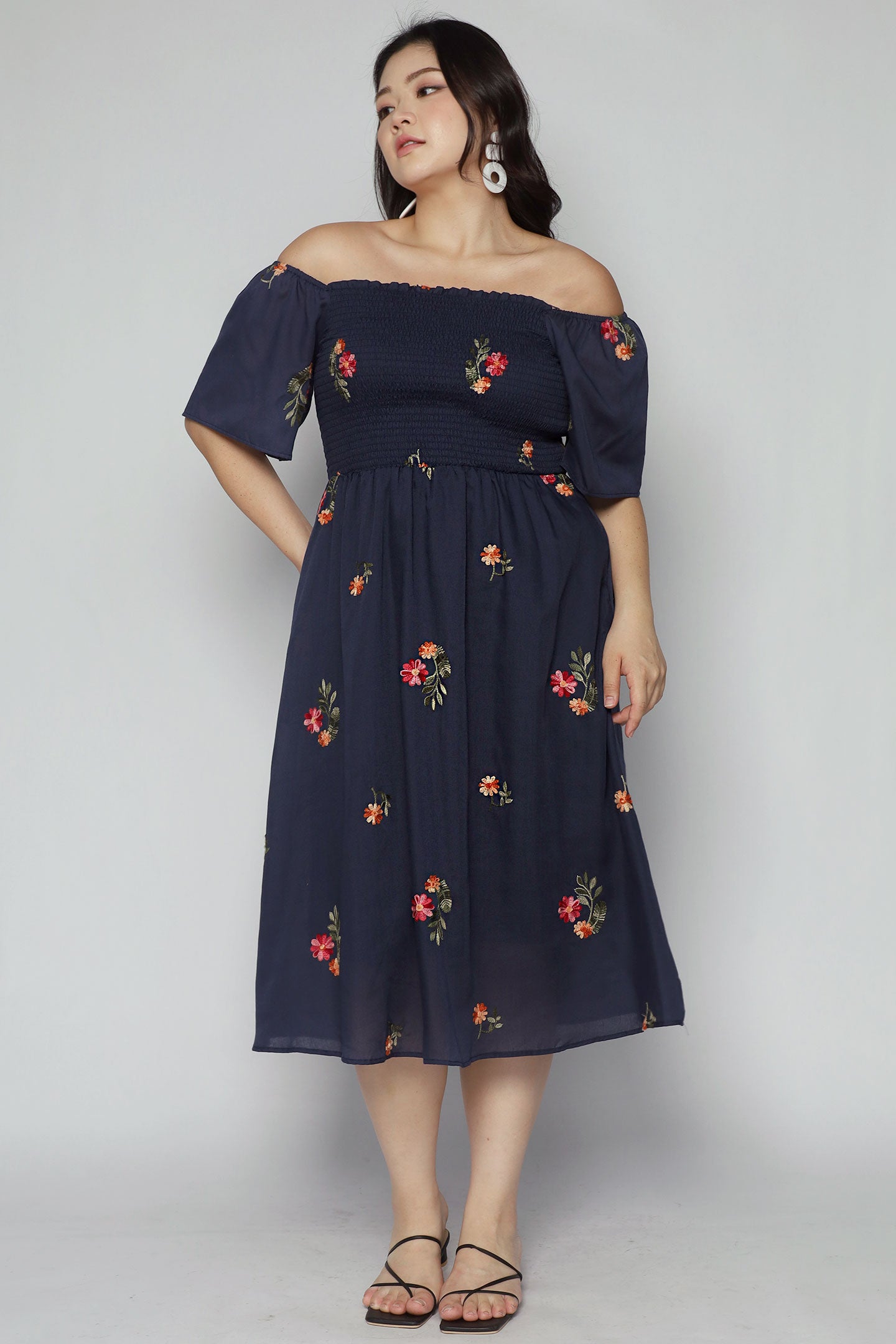 Sora Dress in Blue Petal Embroidery