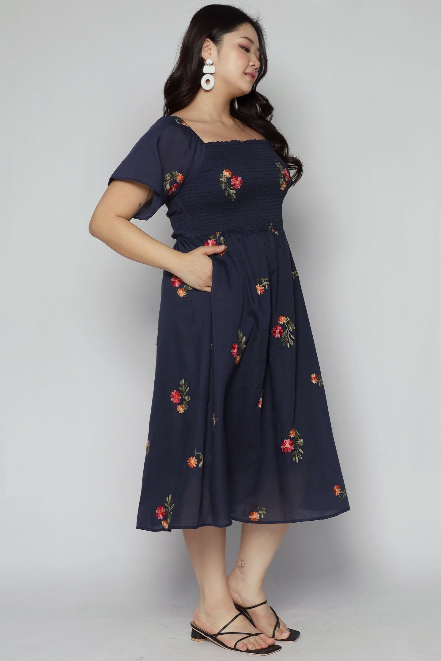 Sora Dress in Blue Petal Embroidery