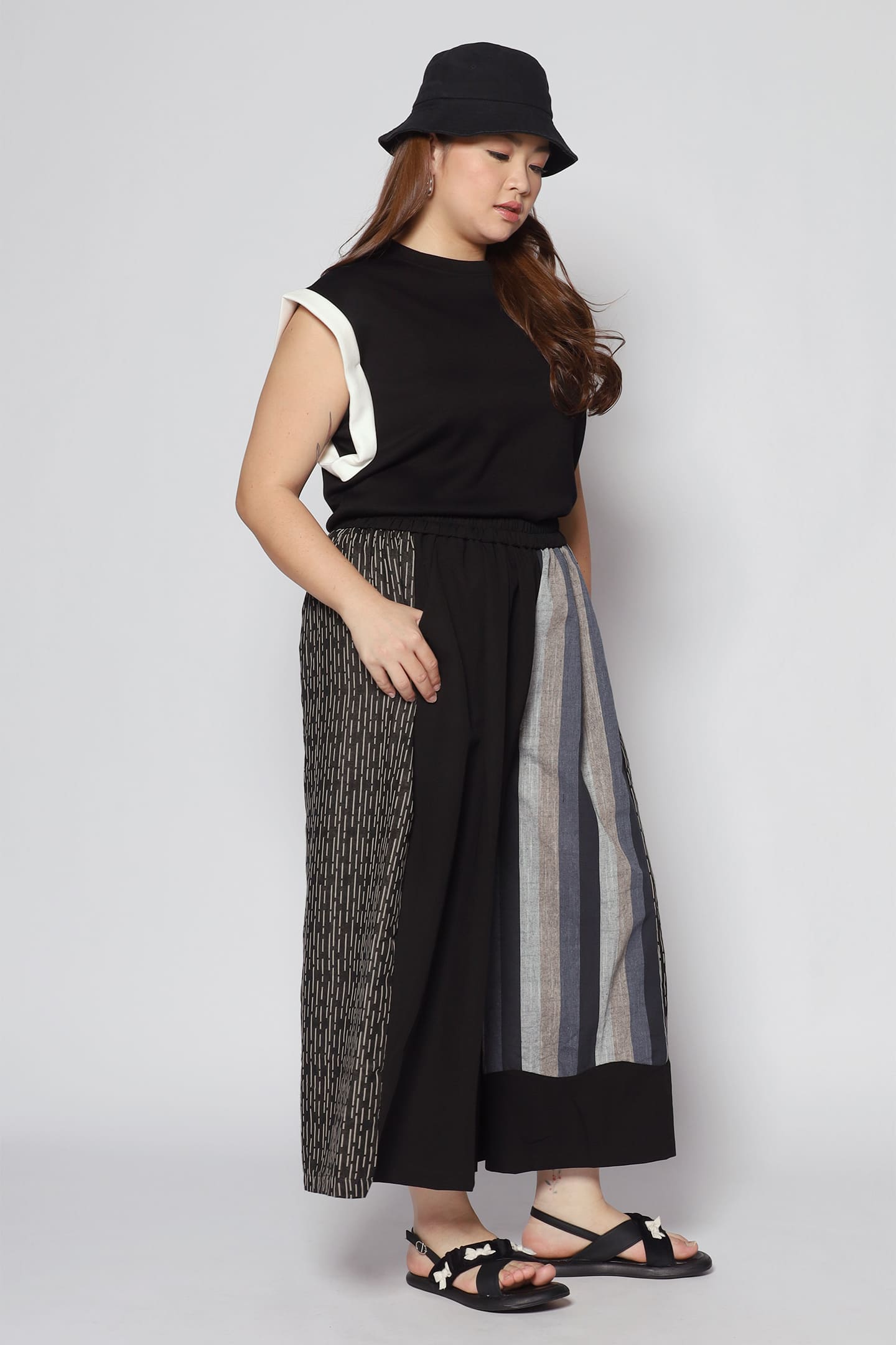 Backorders Soh Culottes in Black