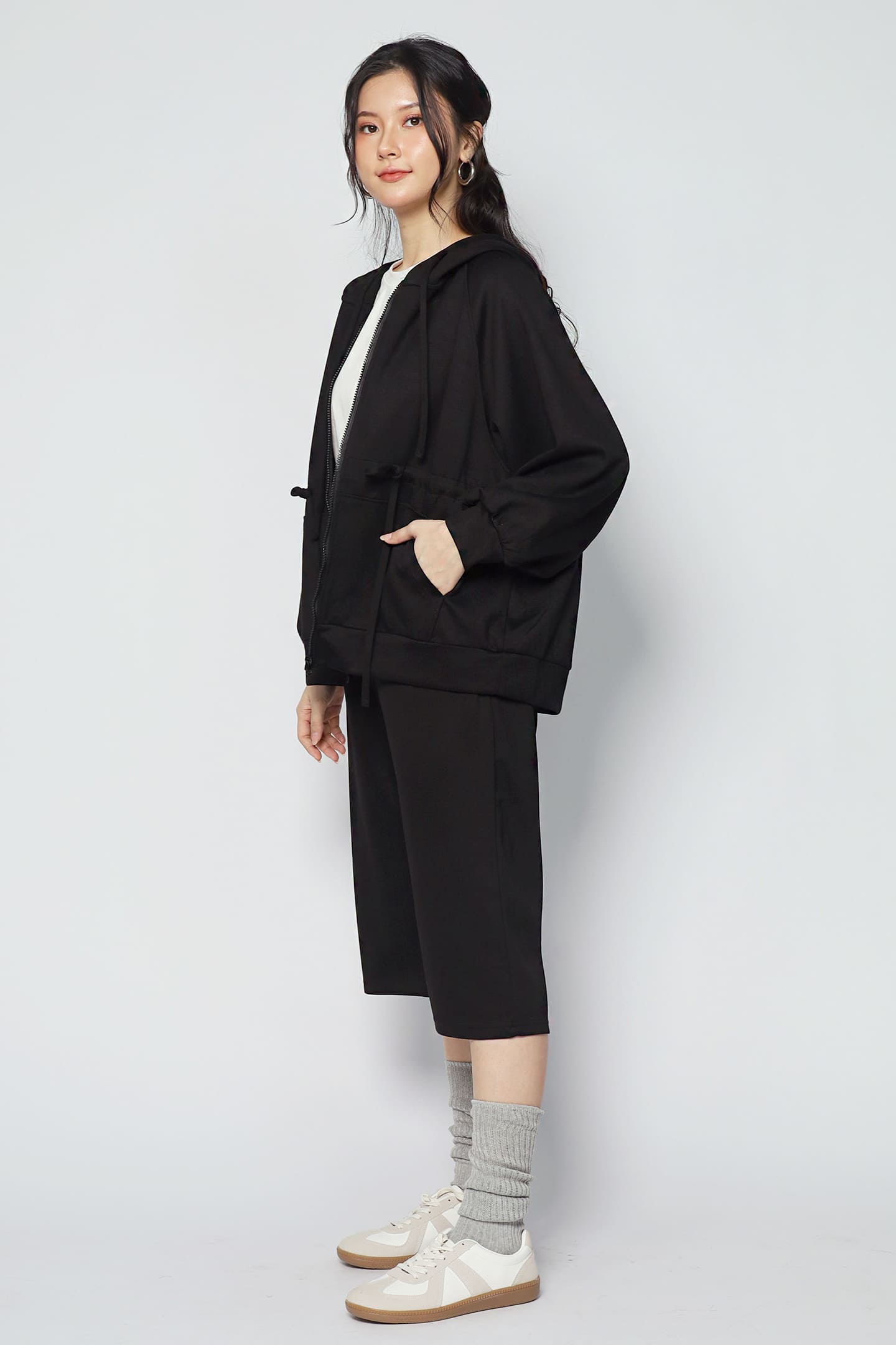 JOY - Traveller Hoodie in Black