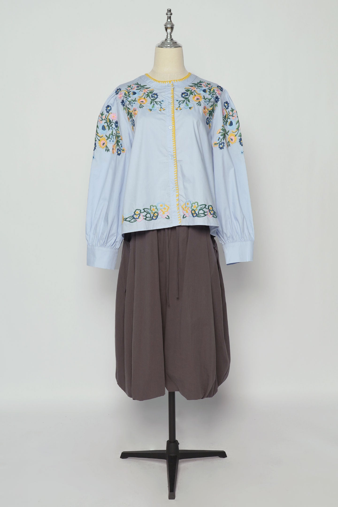 PO - Vanda Floral Embroidery Top