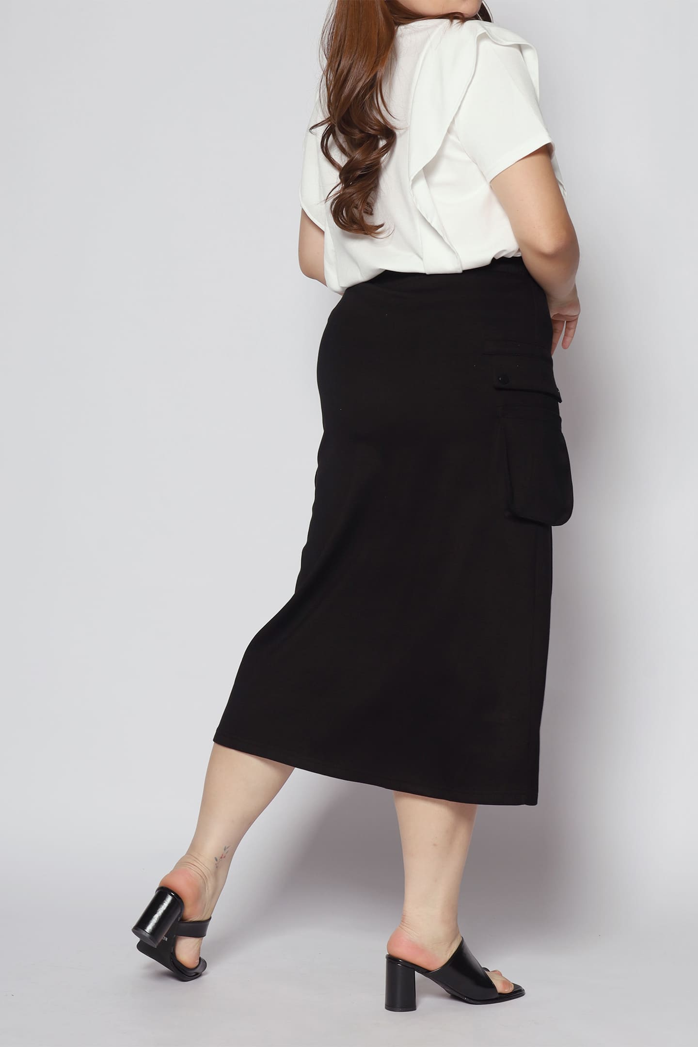 Veevee Cargo Skirt in Black