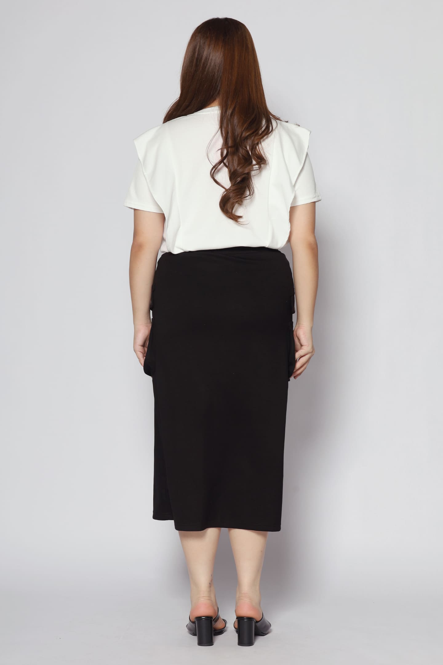 Veevee Cargo Skirt in Black