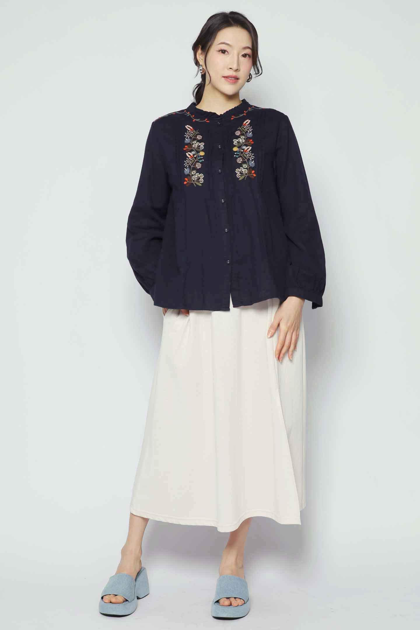 Backorders Verene Floral Embroidery Top in Blue