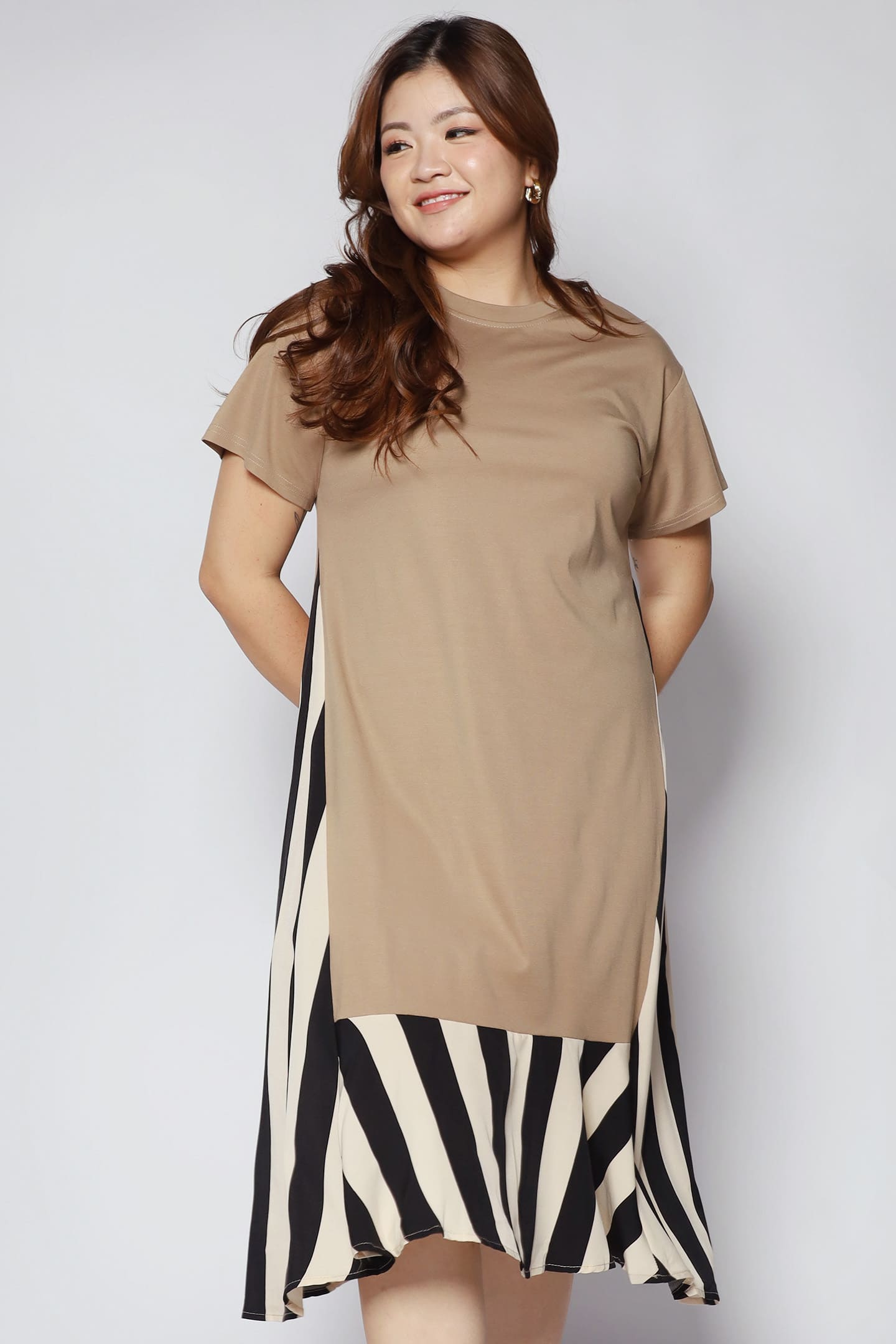 Backorders Wendy Stripes Dress in Khaki