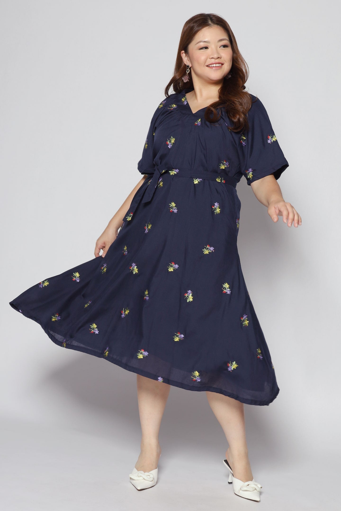 Whitney V Dress in Holly Embroidery